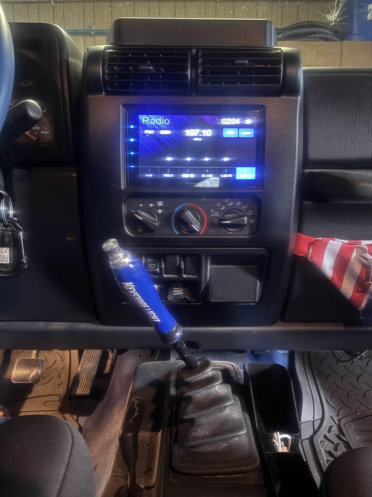 Pioneer DMH-130BT 6.8