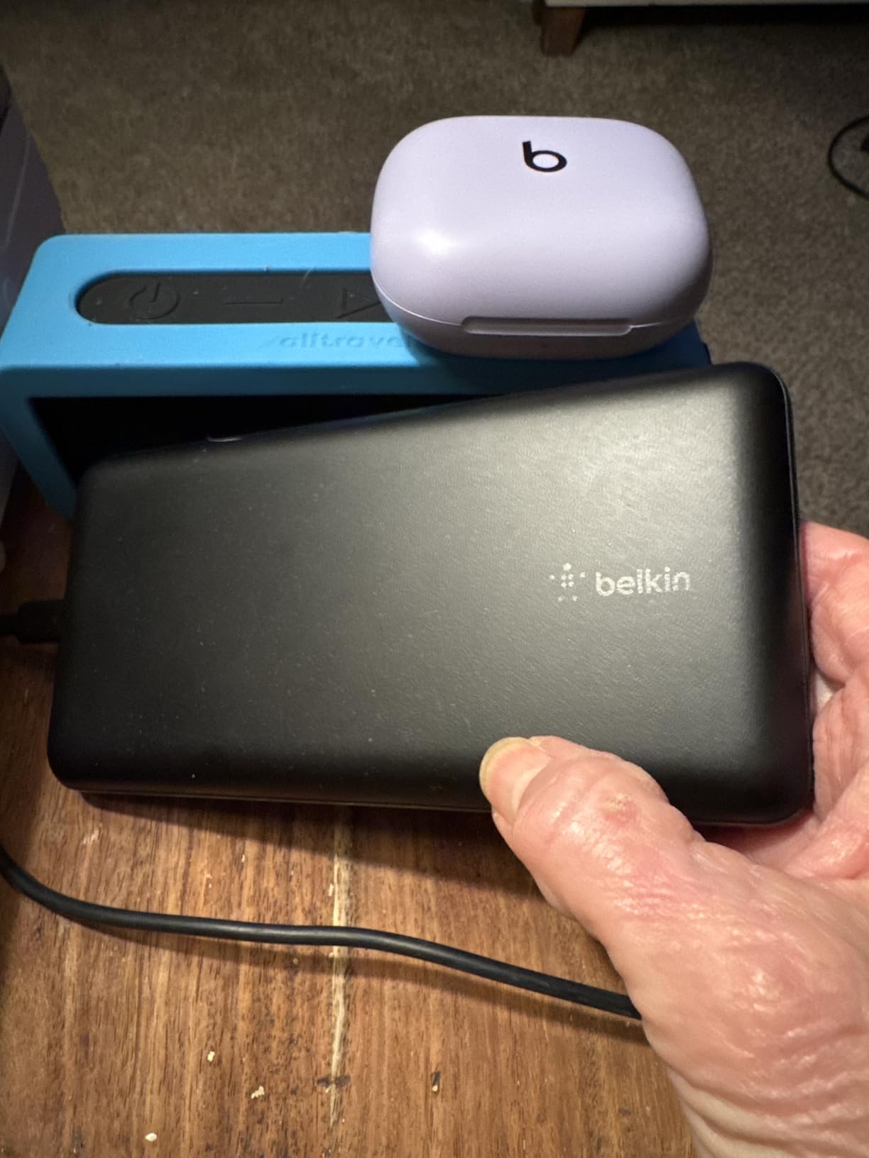 Belkin 20000mAh 15W 3 Port Power Bank, USB A to USB C Cable Included customer photo 2