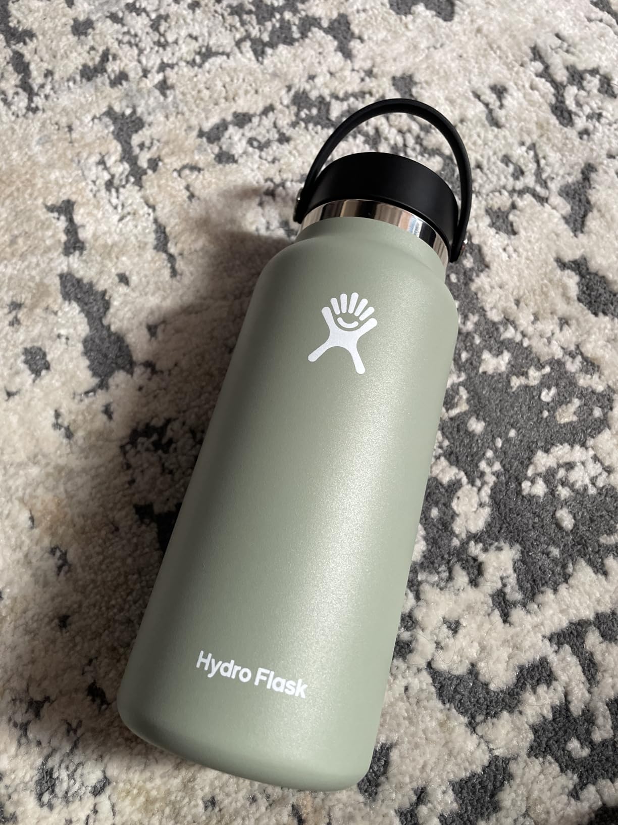 Hydro Flask Water Bottle - Insulated Stainless Steel - Wide Mouth Flex Lid, Non Spill, Leakproof and Refillable in 32 Oz Indigo Blue customer photo 1