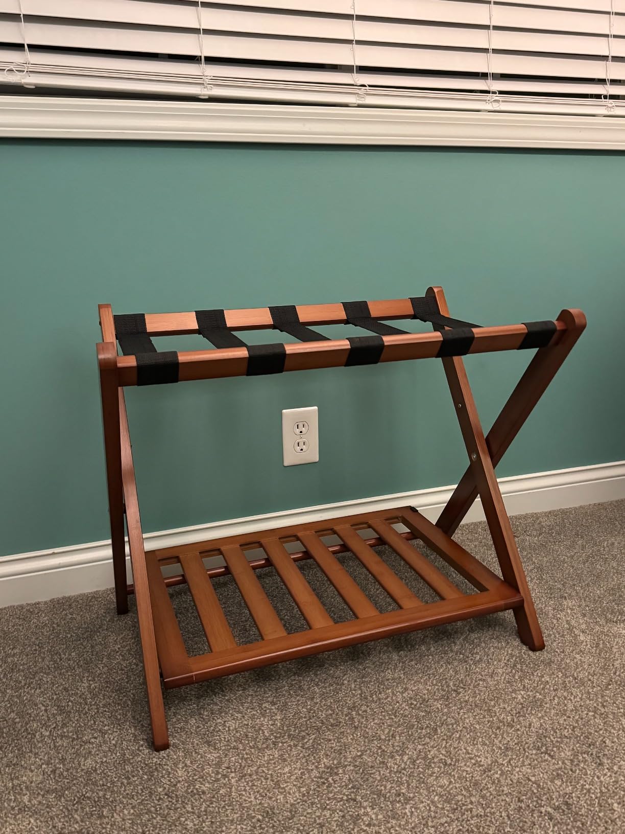 Smuxee Fully Assembled Luggage Rack for Guest Room, Upgraded Bamboo Foldable Suitcase Stand with 5 Nylon Straps, Luggage Holder with Shelf for Bedroom Hotel customer photo 1