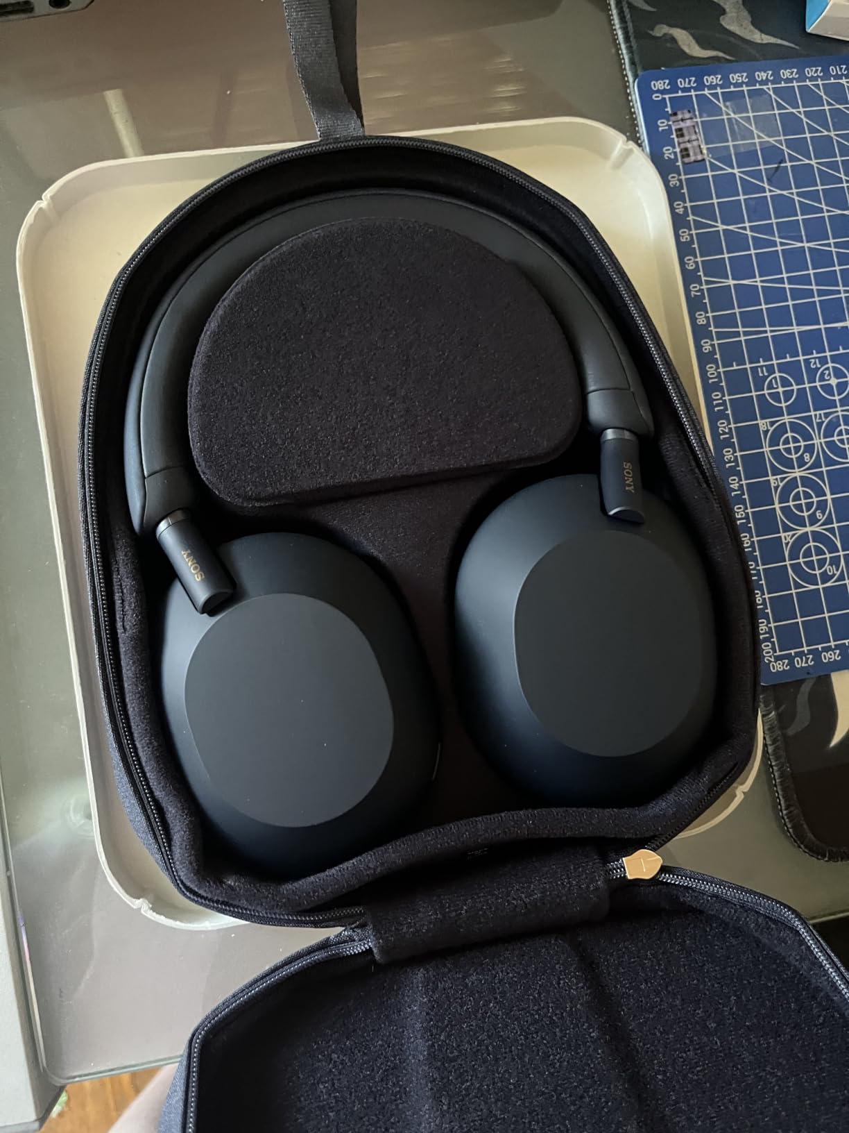 Sony WH-1000XM5 Premium Noise Cancelling Wireless Headphones, Black customer photo 2