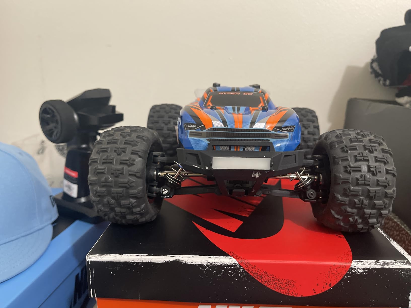 HYPER GO H16DR 1:16 Scale Ready to Run Fast Remote Control Car, High Speed Jump RC Monster Truck, Off Road RC Cars, 4WD All Terrain RTR RC Truck with 2 LiPo Batteries for Boys and Adults customer photo 1