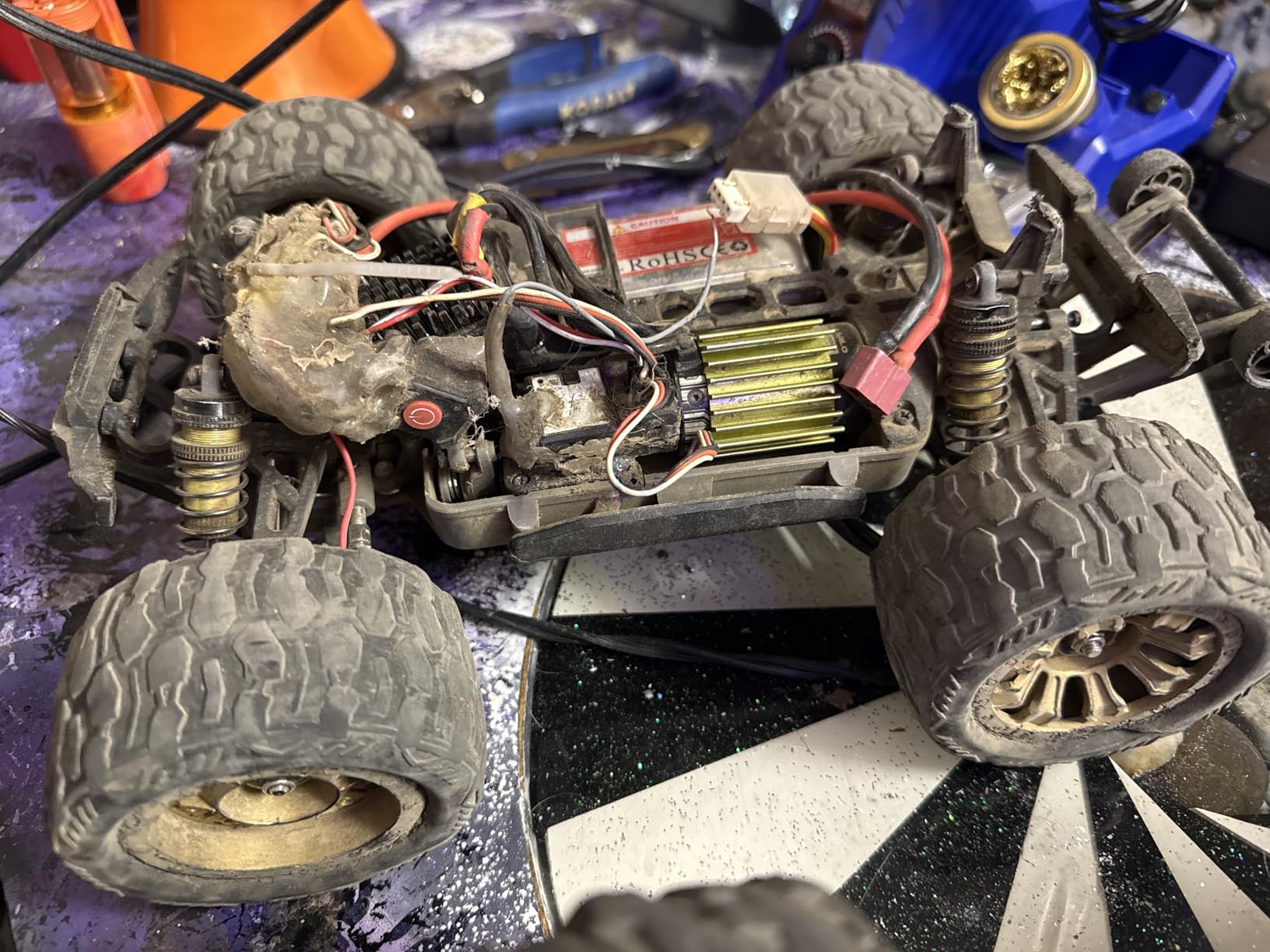 HYPER GO H16DR 1:16 Scale Ready to Run Fast Remote Control Car, High Speed Jump RC Monster Truck, Off Road RC Cars, 4WD All Terrain RTR RC Truck with 2 LiPo Batteries for Boys and Adults customer photo 2