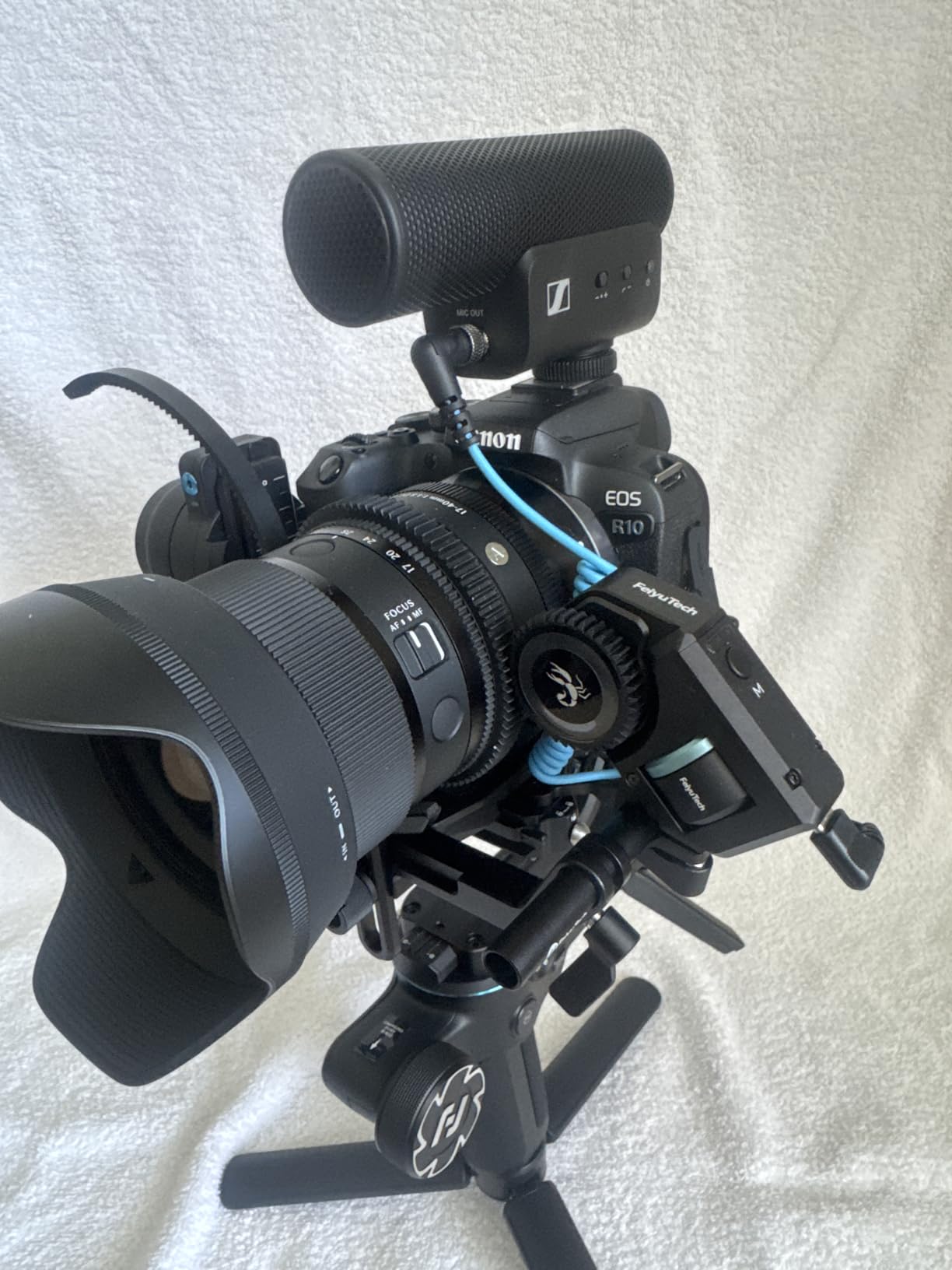 Canon EOS R10 Mirrorless Camera Lens Kit customer photo 2