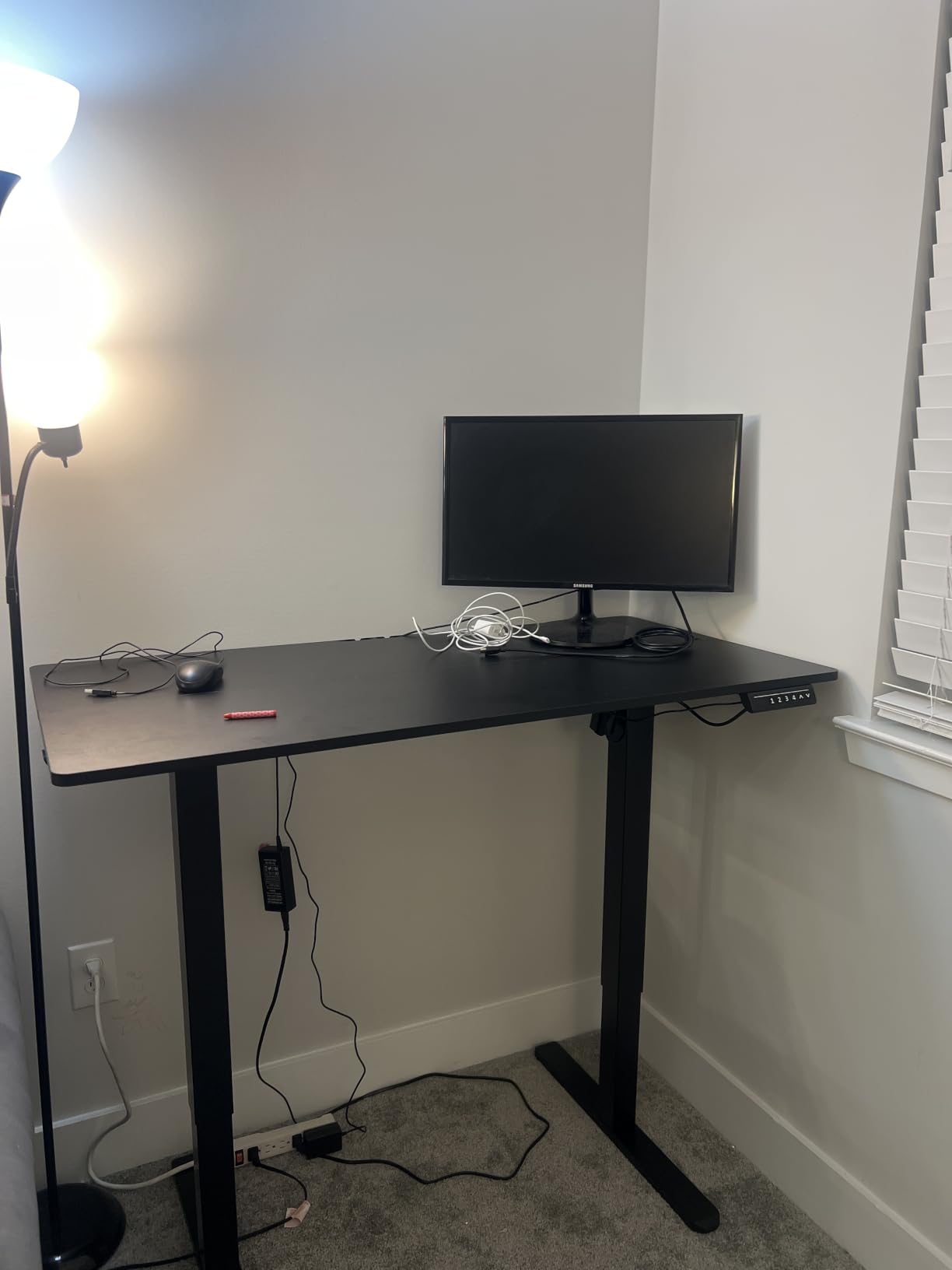 ErGear 48 X 24 Inch Height Adjustable Electric Standing Desk, Black customer photo 1