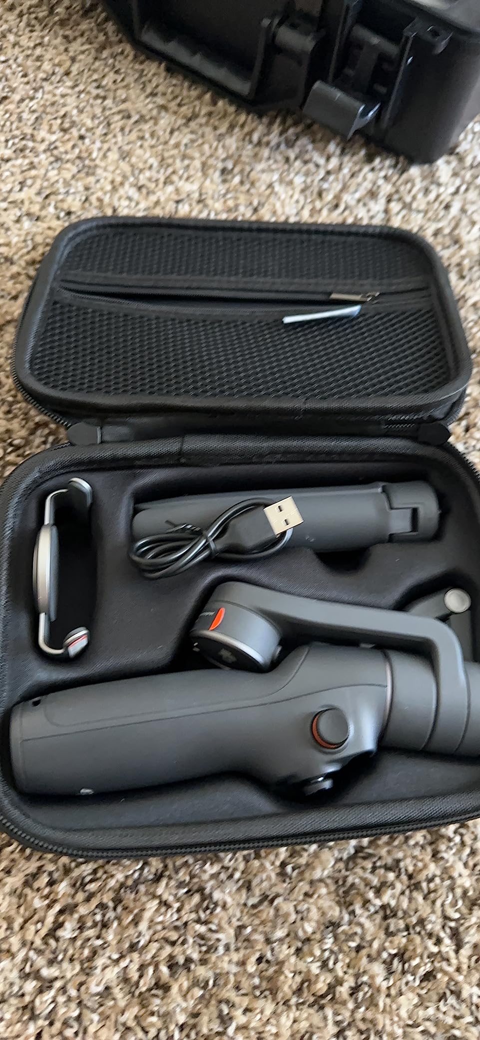 DJI Osmo Mobile 6 Gimbal Stabilizer for Smartphones, 3-Axis Phone Gimbal, Built-In Extension Rod, Object Tracking, Portable and Foldable, Vlogging Stabilizer, YouTube TikTok, Slate Gray customer photo 2