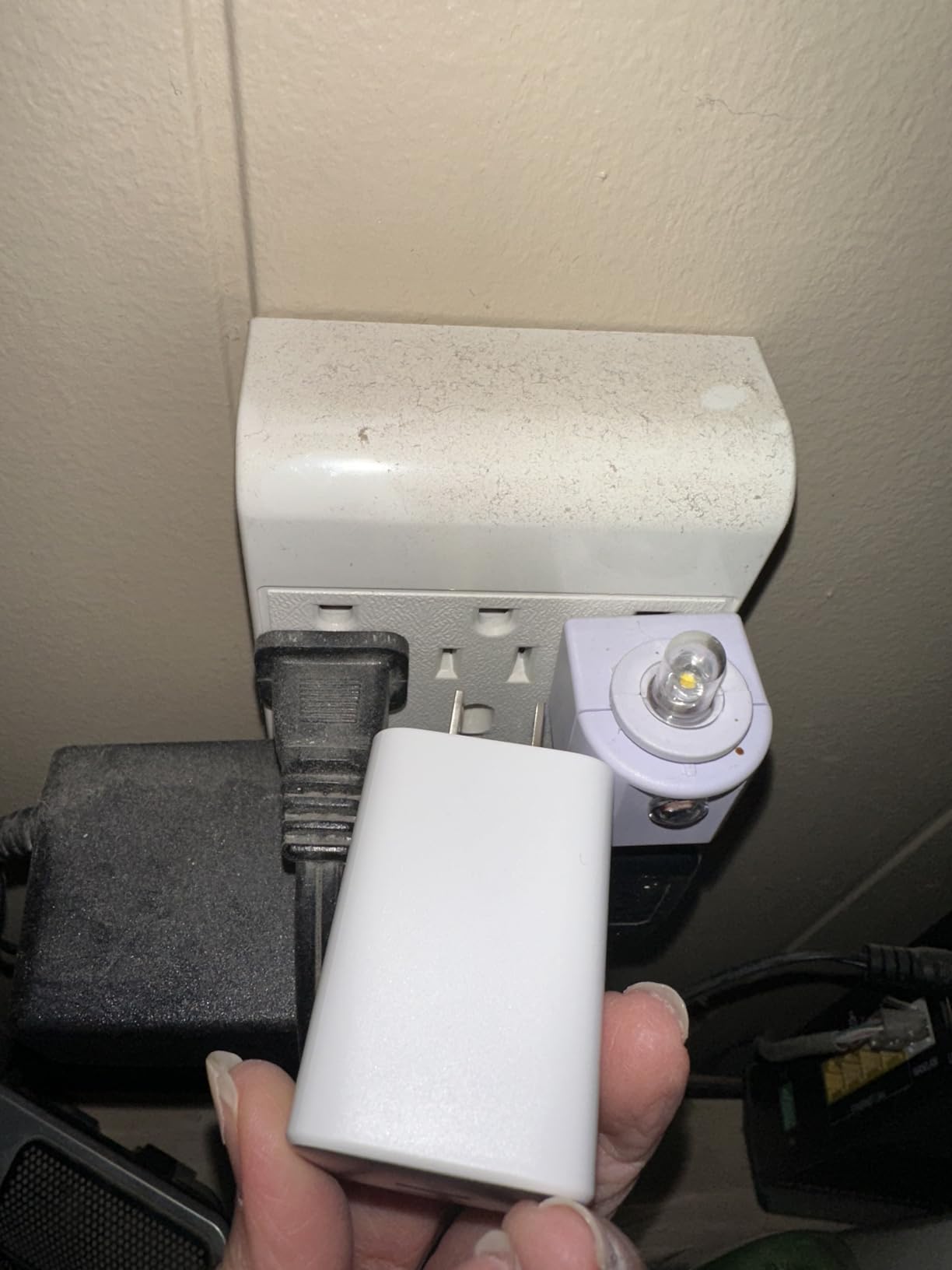 Anker Nano Phone Charger,47W Max 2-Port GaN Fast Charger USB C customer photo 2