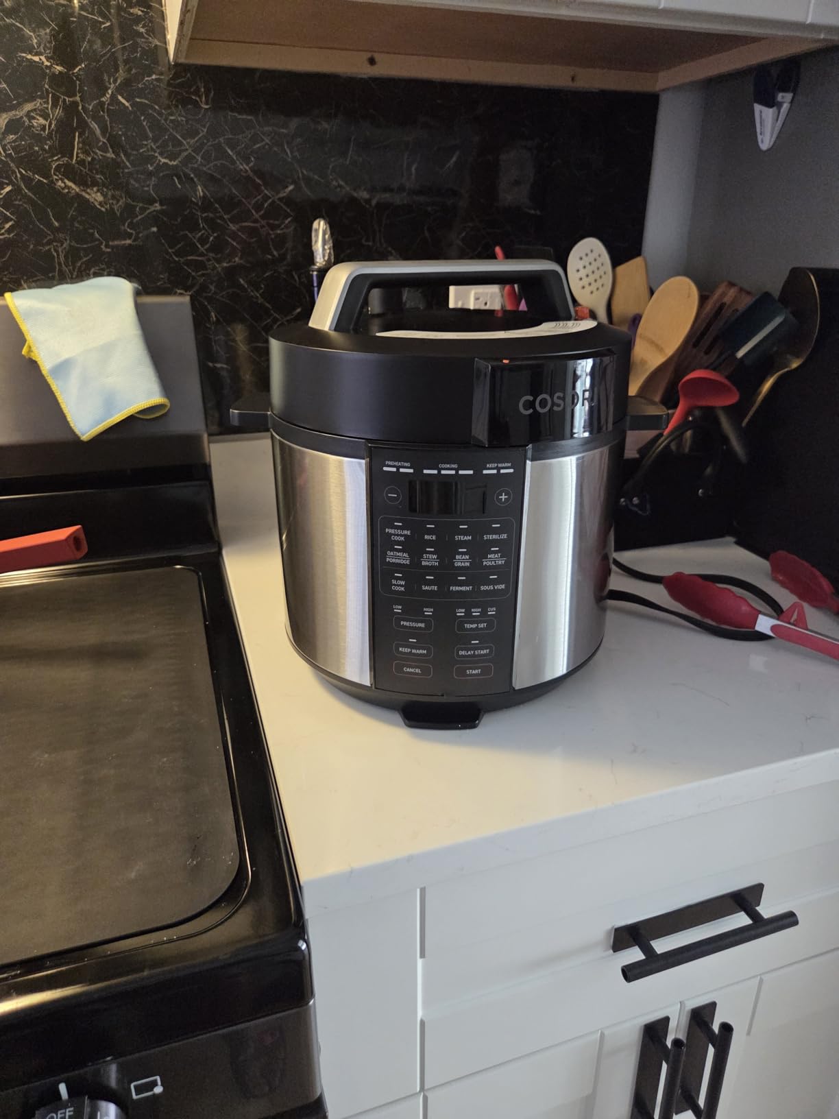 Cosori Pressure Cooker 6QT, 9-in-1, Ceramic Coating Pot, 12 Safety Features customer photo 1