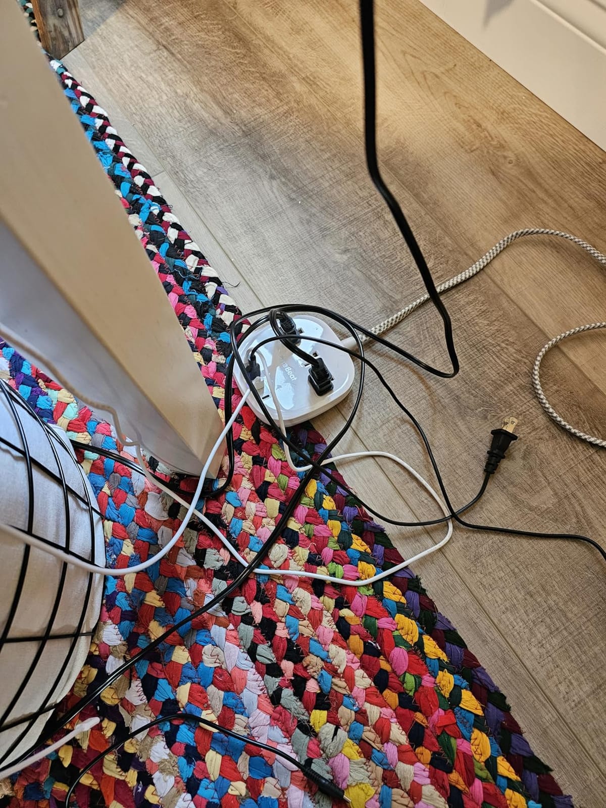 Travel Essentials, 22.5W/4.5A Flat Plug Power Strip, 6 Ft Extension Cord customer photo 1