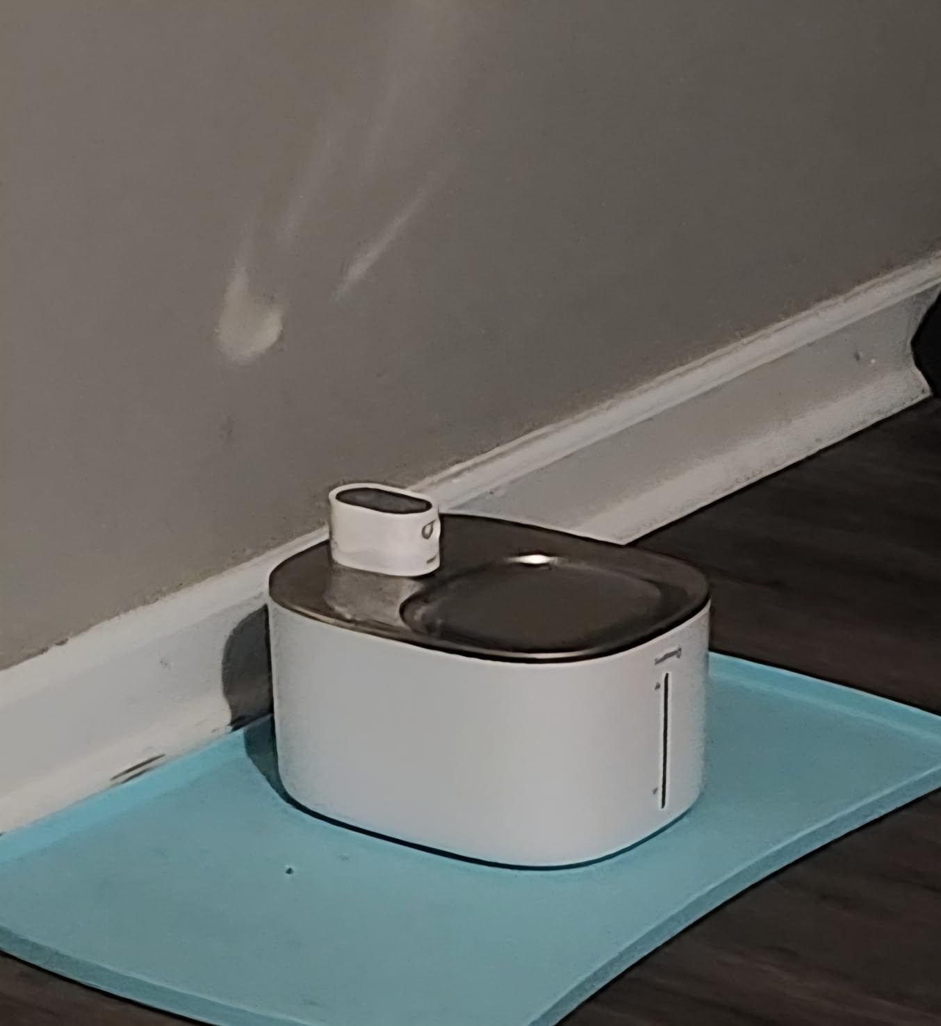 Wireless Cat Water Fountain with Sensor, 4000mAh Battery Operated, FEELNEEDY 4L/135 fl oz Pet Water Fountain for Cats and Dogs, Ultra Quiet Cat Drinking Fountain with 2 Filters (White YPD-C004P) customer photo 1