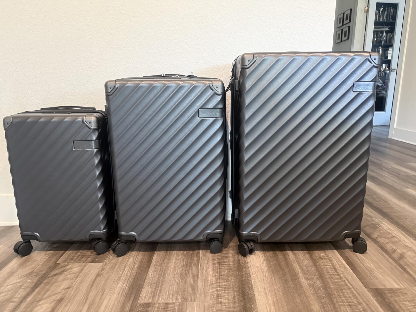 LUGGEX Expandable Large Checked Suitcase, Charcoal Metallic, 28