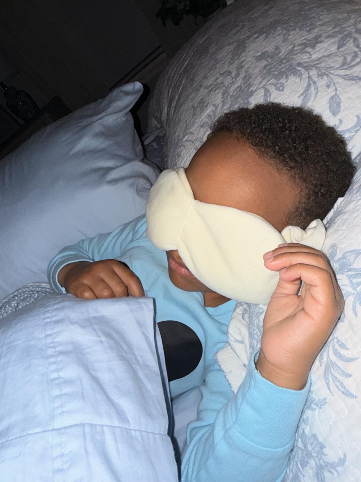 nodpod Mineralized Silk Gentle Pressure Sleep Mask, Weighted Eye Mask customer photo 1