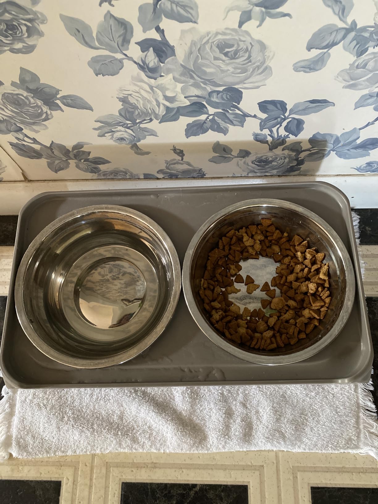 COMESOON Elevated Dog Bowls, 4 Height Adjustable Raised Bowl Stand with 2 Thick 50oz Stainless Steel Food Bowls Non-Slip Feeder Adjusts to 3.7'', 9.2'', 10.75'', 12.36'' Black, (DB-W01) customer photo 2