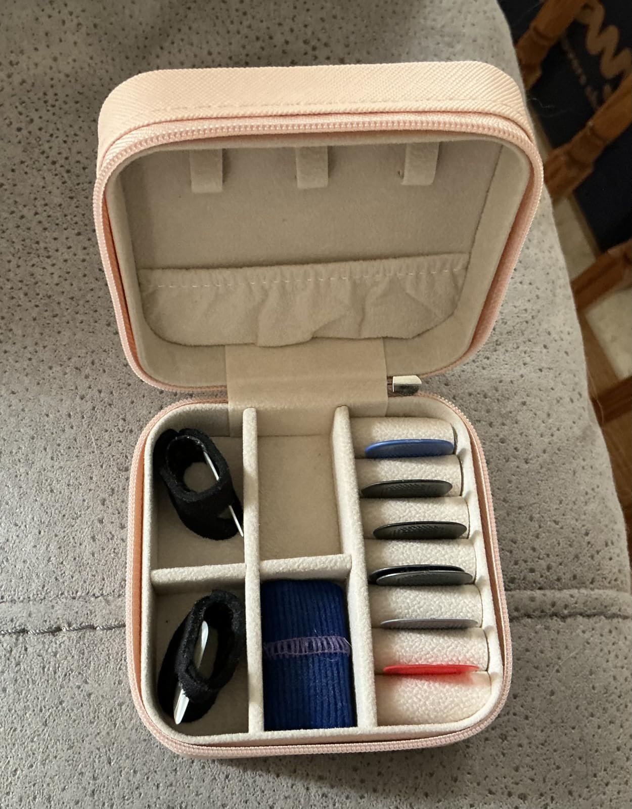 MFXIP Travel Jewelry Case Small Jewelry Box Jewelry Organizer Storage Case Portable PU Leather Mini Jewelry Travel Case for Girls Womens Earring, Necklace, Rings,Bracelets customer photo 1