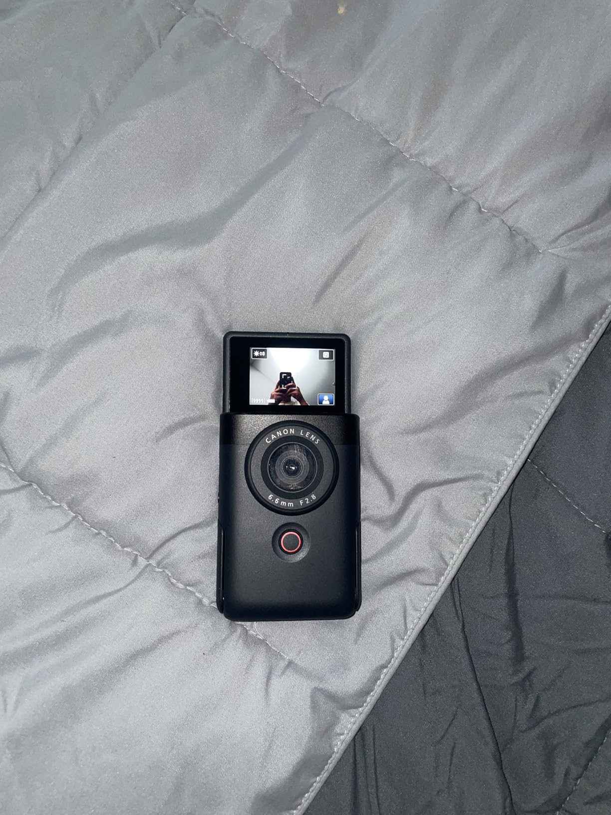 Canon PowerShot V10 Compact Vlogging Camera customer photo 1