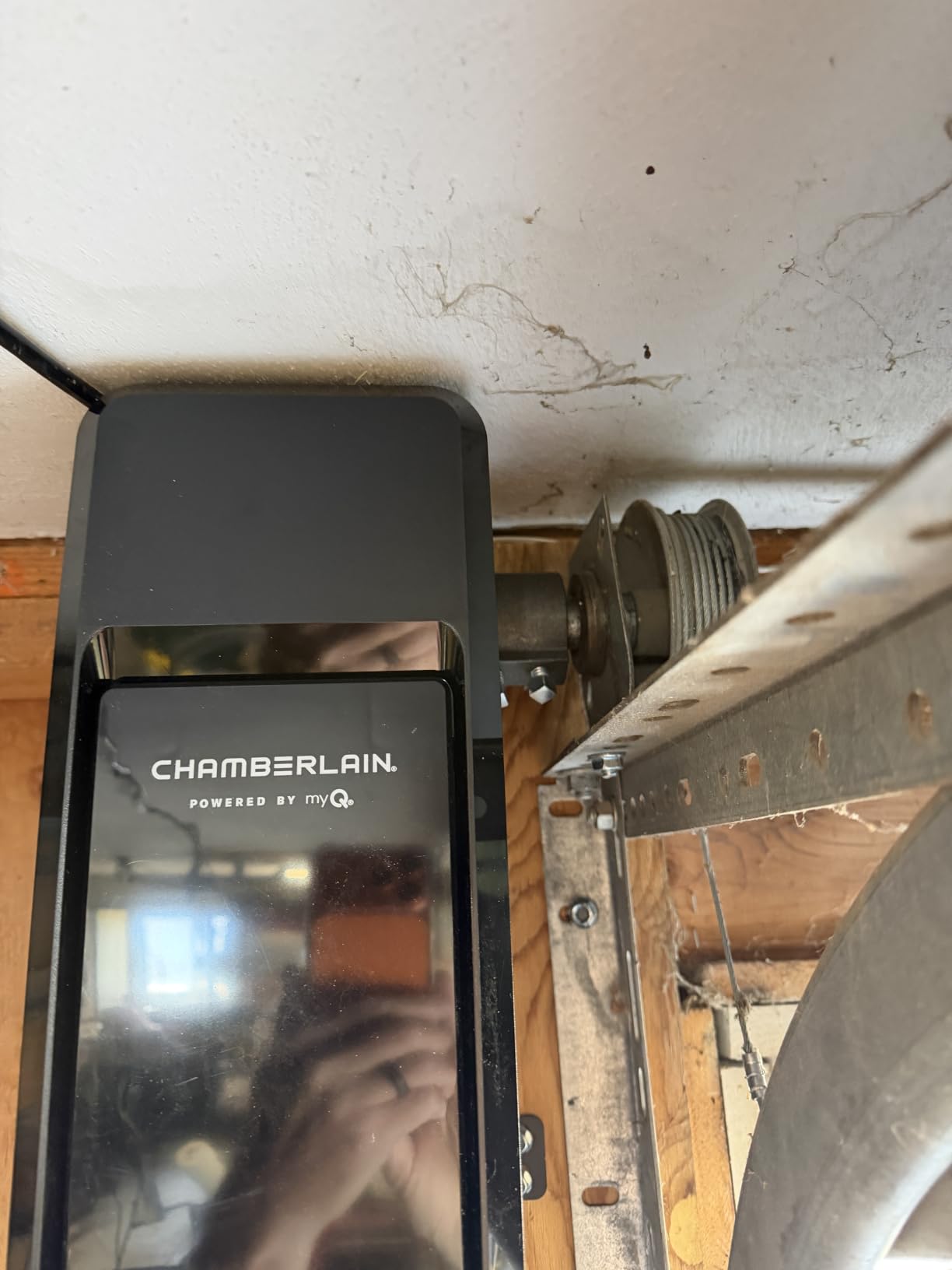 Chamberlain Wall Mount myQ Garage Door Opener, Battery Backup customer photo 2