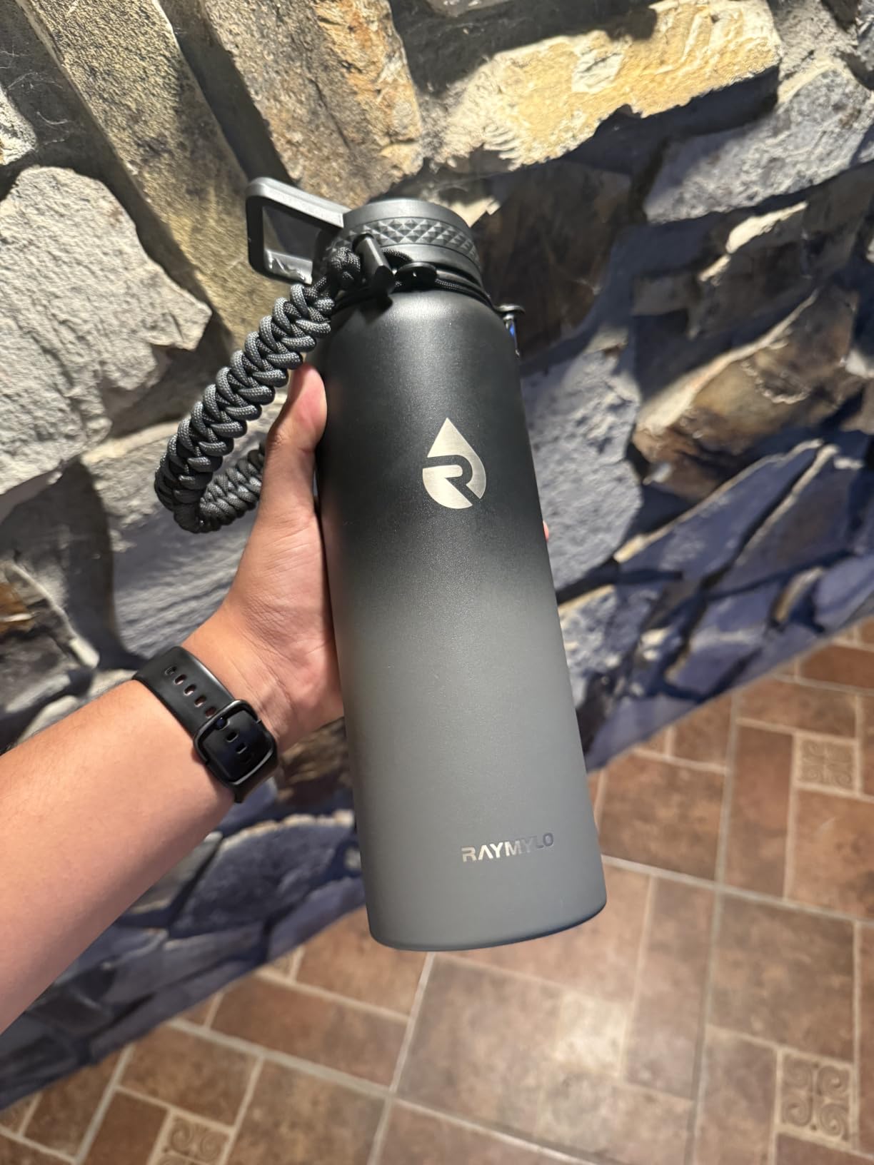 RAYMYLO Insulated Water Bottle 40 oz, Triple Wall Vacuum Stainless Steel customer photo 1