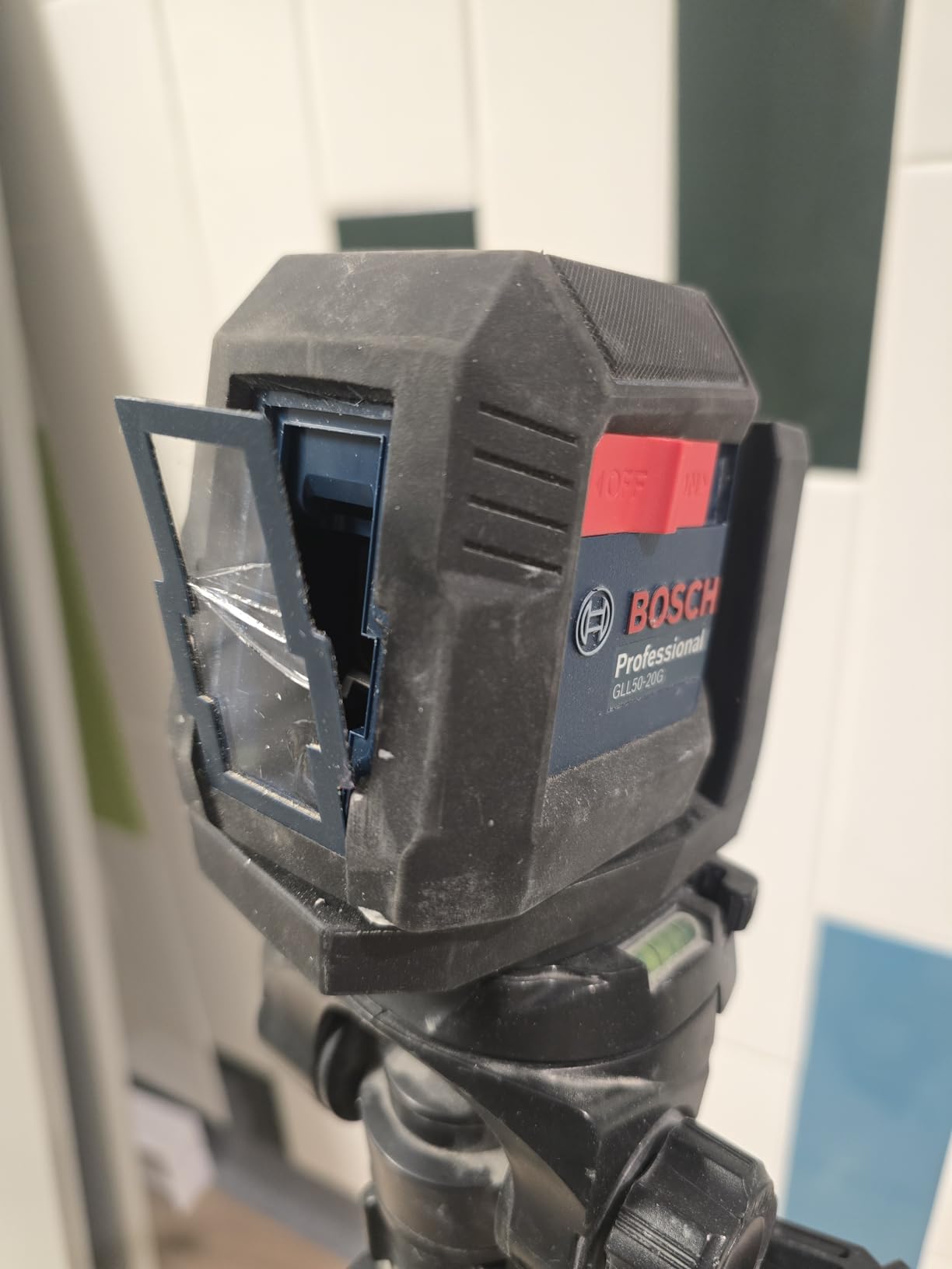 BOSCH GLL50-20G 50 Ft Green-Beam Self-Leveling Cross-Line Laser Level customer photo 1