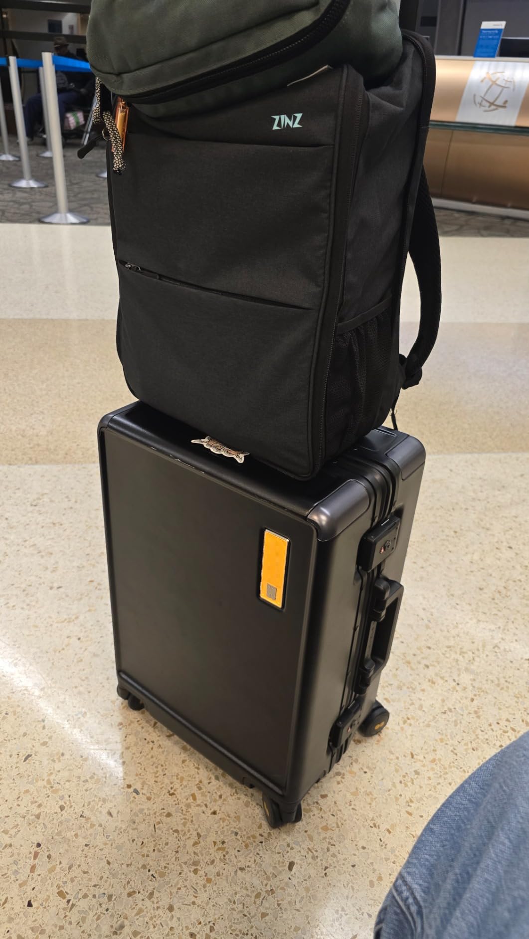 LEVEL8 Zipperless Carry On Suitcase Airline Approved with Aluminum Frame, Hard Shell Luggage with Spinner Wheels, Metal Travel Luggage with Double Tsa Locks, 20 Inch, Black customer photo 1