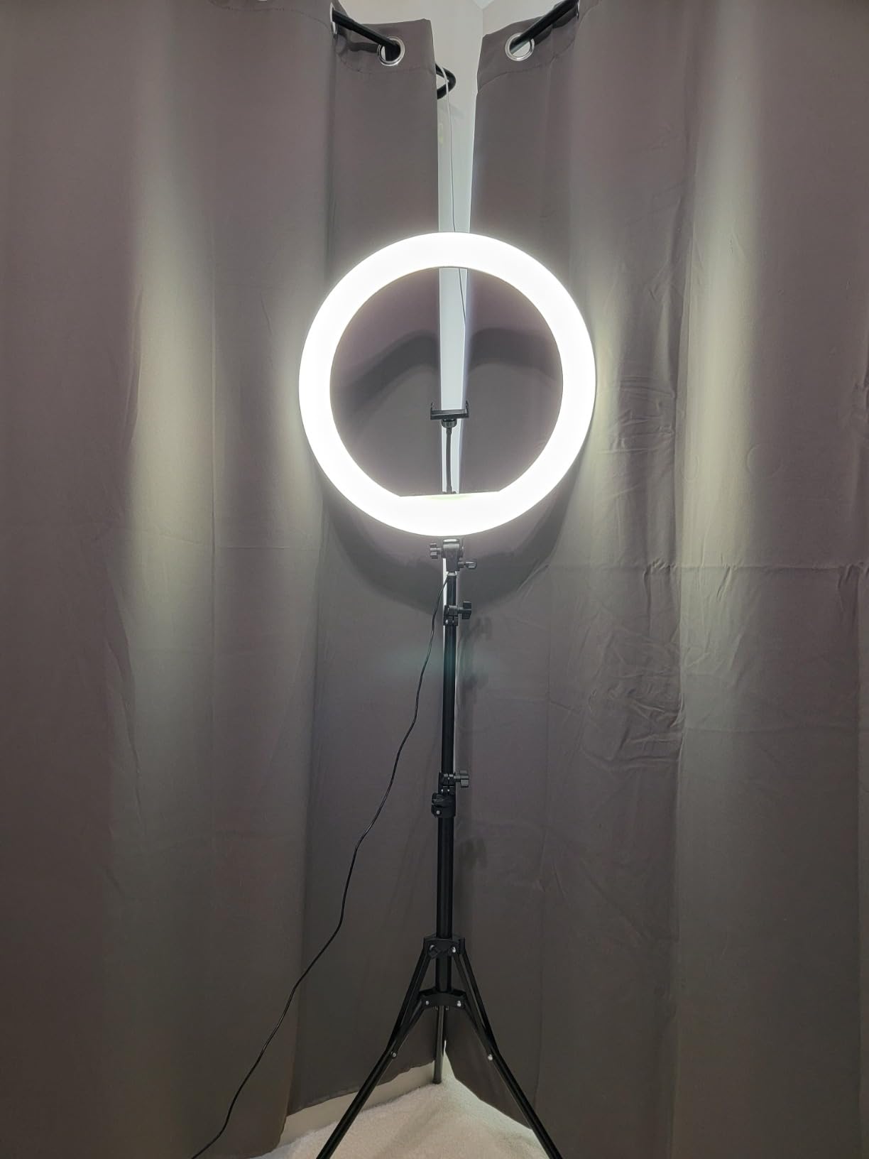 Hagibis 21 inch Ring Light with Stand Outer 55W 5600k Dimmable LED Light, Tripod Stand,and Phone Holder，Remote Controller,Carrying Bag ，CRI 97+ 2540lux, for Streaming Home Office Zoom Call Lighting customer photo 1