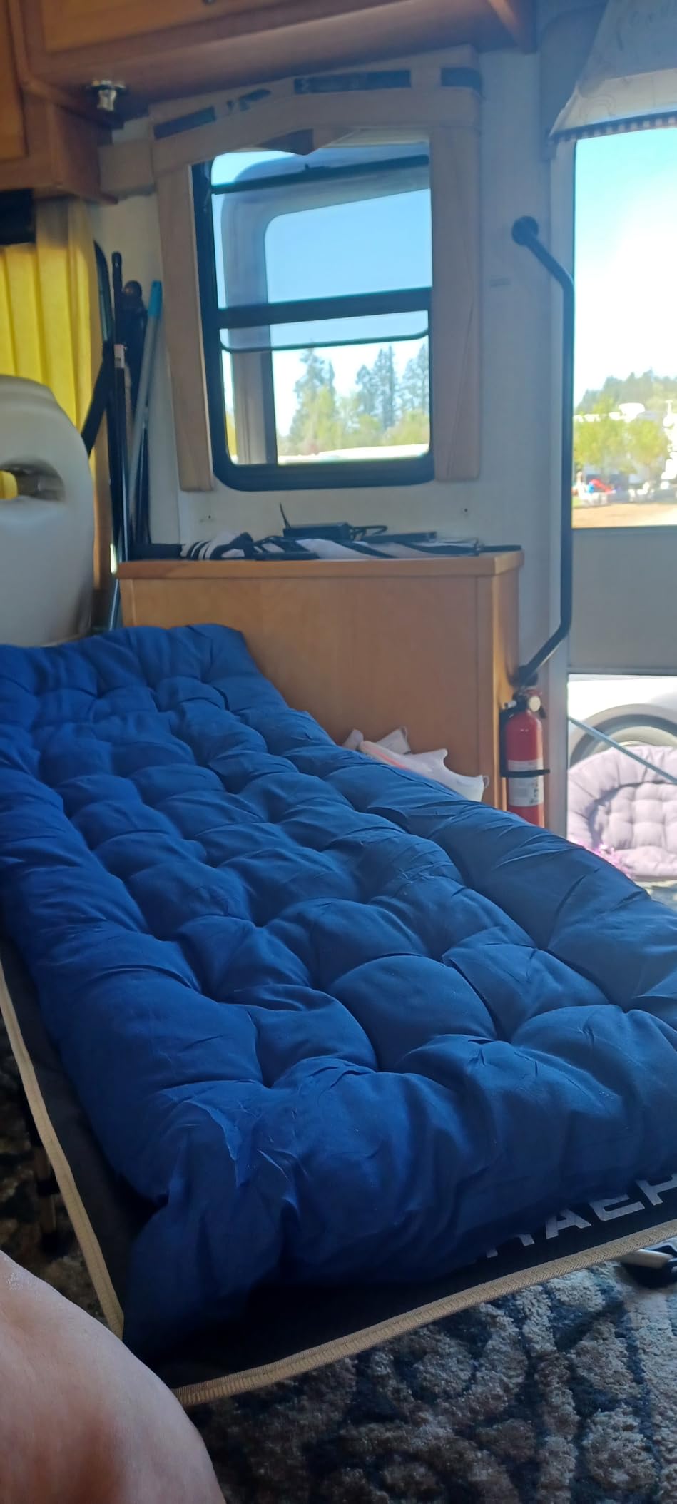 ARAER Camping Cot with Mattress 450LBS Portable Folding Outdoor Bed with Carry Bag for Adults Kids, Heavy Duty Cot for Traveling Gear Supplier, Office Nap, Beach Vocation and Home Lounging (Navy blue) customer photo 2