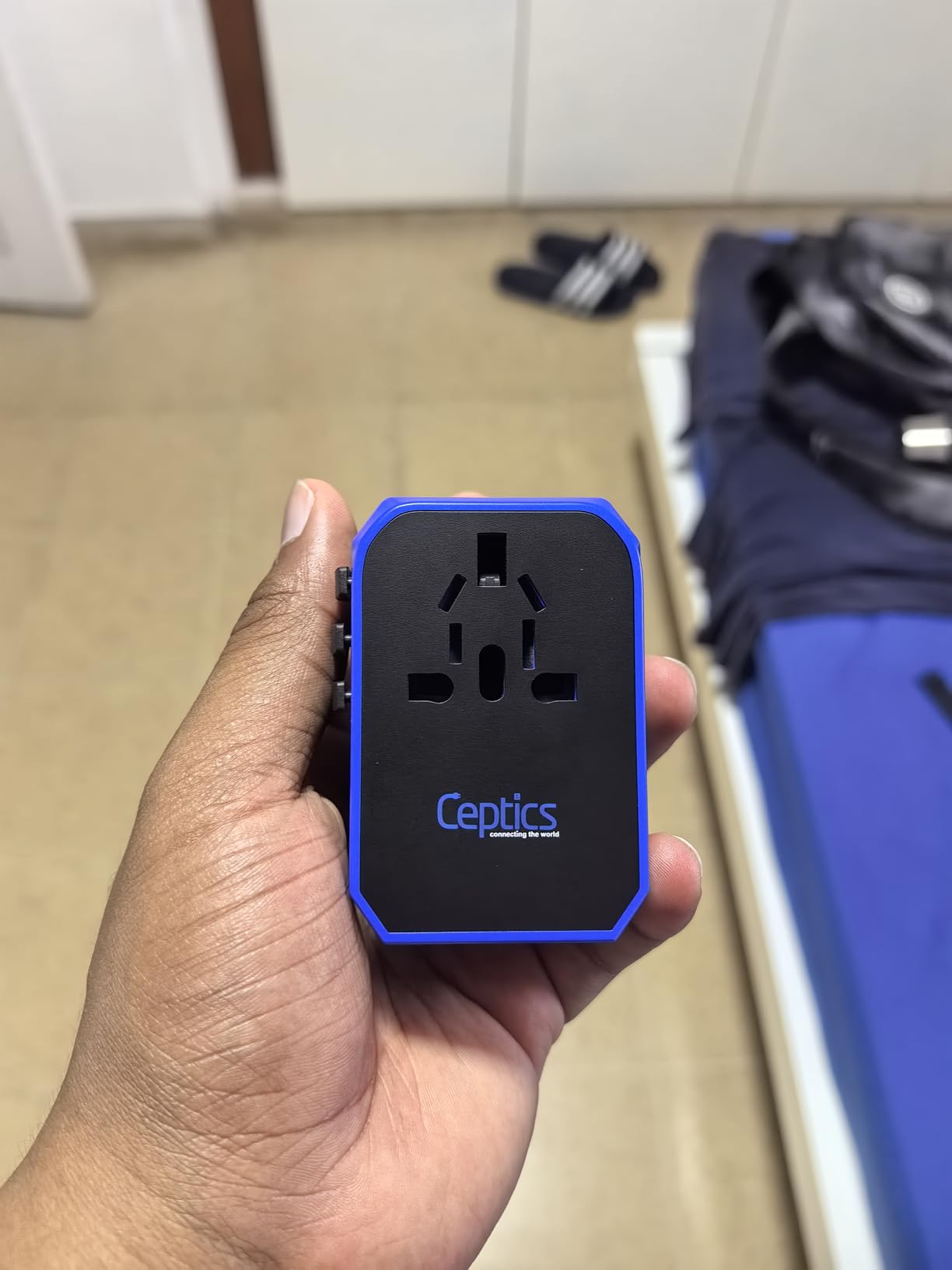 Ceptics 70W GAN Universal Travel Adapter, 2 USB-A, 3 USB-C, Universal Input customer photo 1