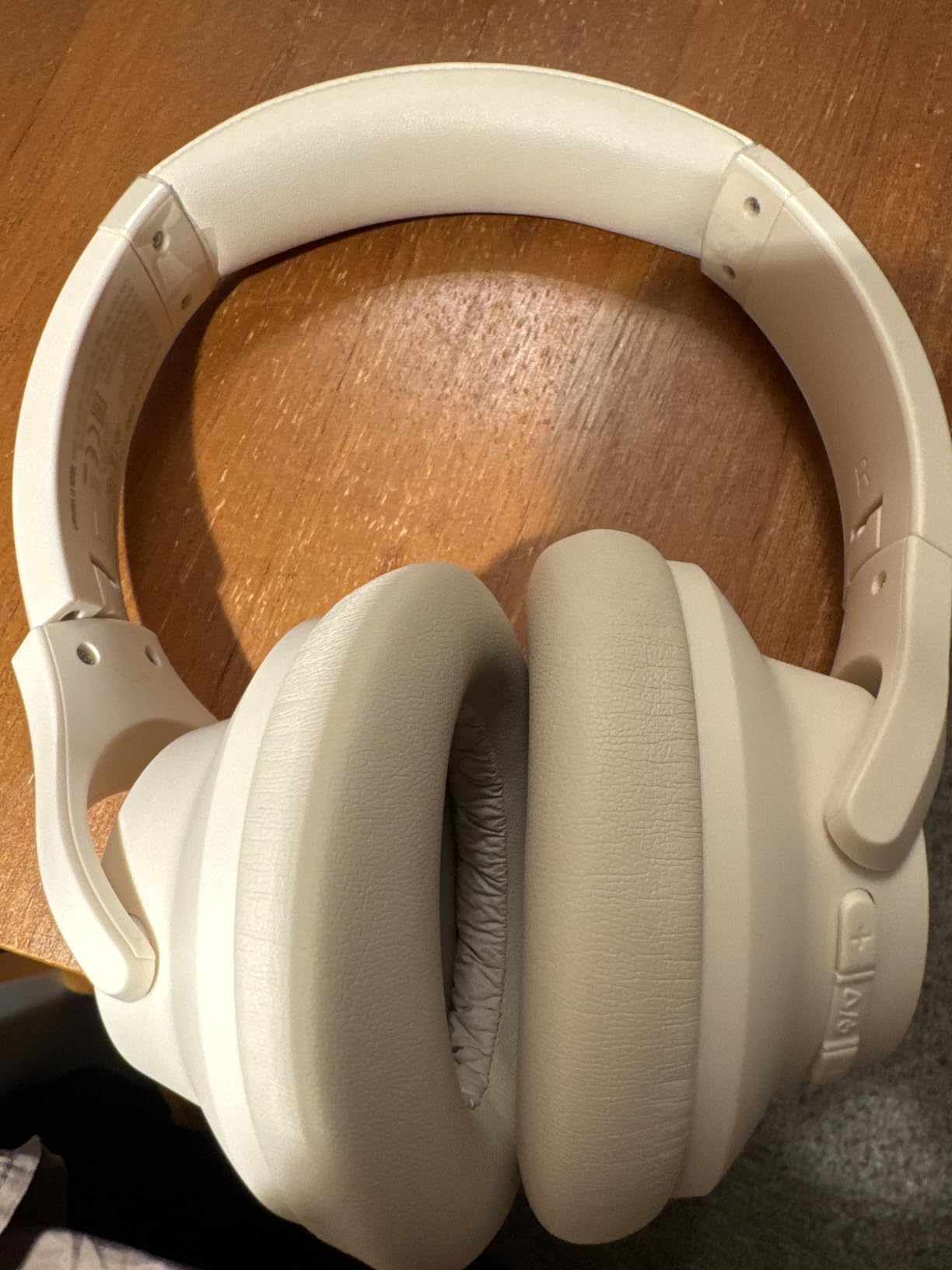 Soundcore by Anker Q20i Hybrid Active Noise Cancelling Headphones, White customer photo 1