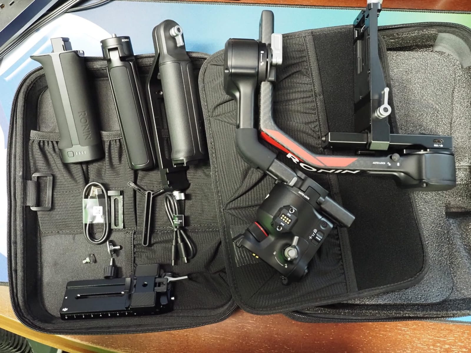 DJI RS 4 Pro, Gimbal Stabilizer for DSLR & Cinema Cameras customer photo 2
