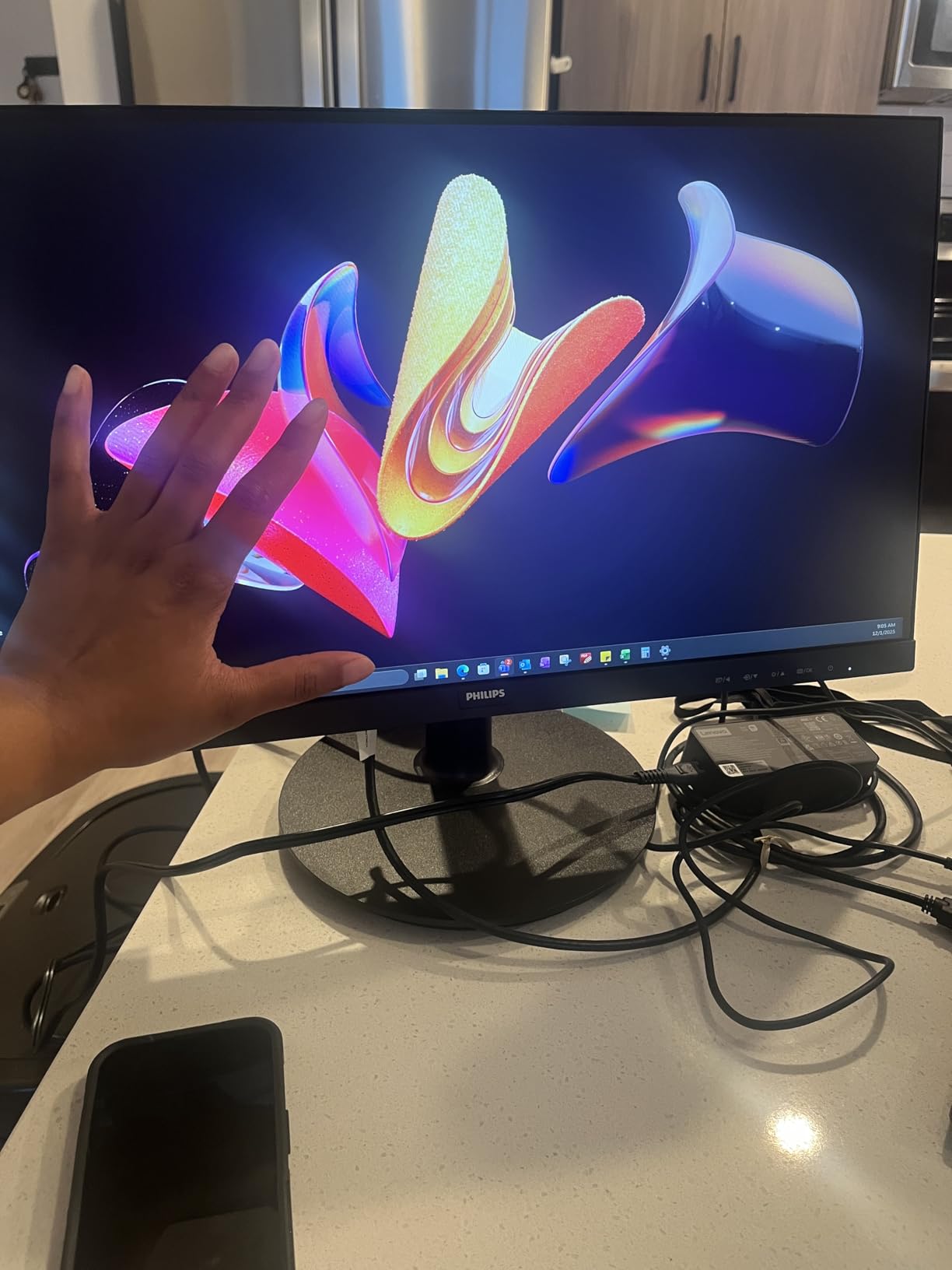 Philips 22 Inch Computer Monitor FHD 100Hz VA VESA Flicker-Free, 221V8LB customer photo 2