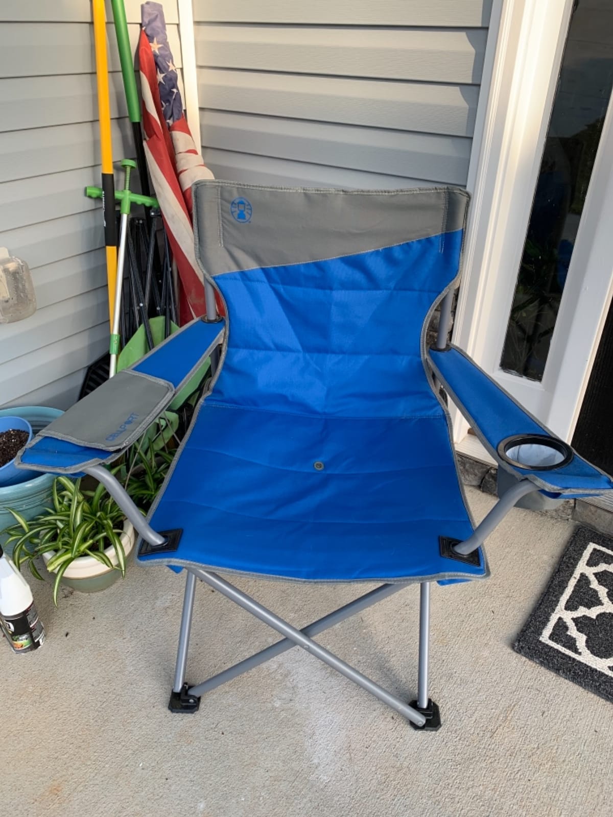 Coleman Big-N-Tall Camping Chair with Cup Holder & Side Pocket, Water-Resistant XL Outdoor Seat Supports up to 600 lbs, Great for Camping, Tailgating, Firepits, Patio, & More customer photo 2