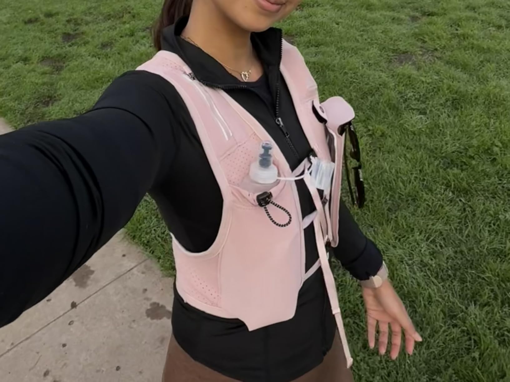 Zelvot Running Vest for Women Men, Touchscreen Phone Pocket customer photo 2