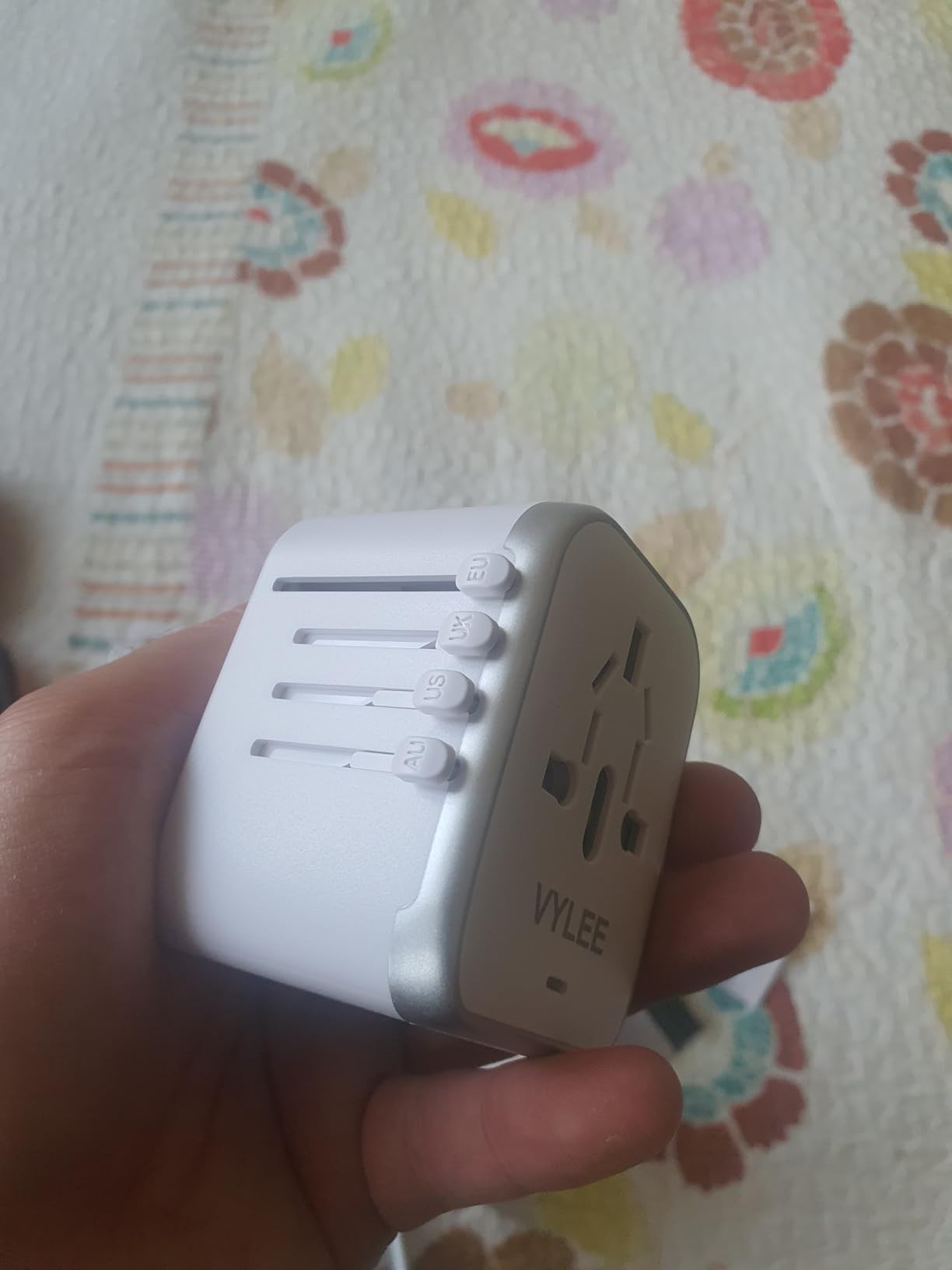 VYLEE Universal Travel Adapter, 5 in 1 International Power Adapter customer photo 2