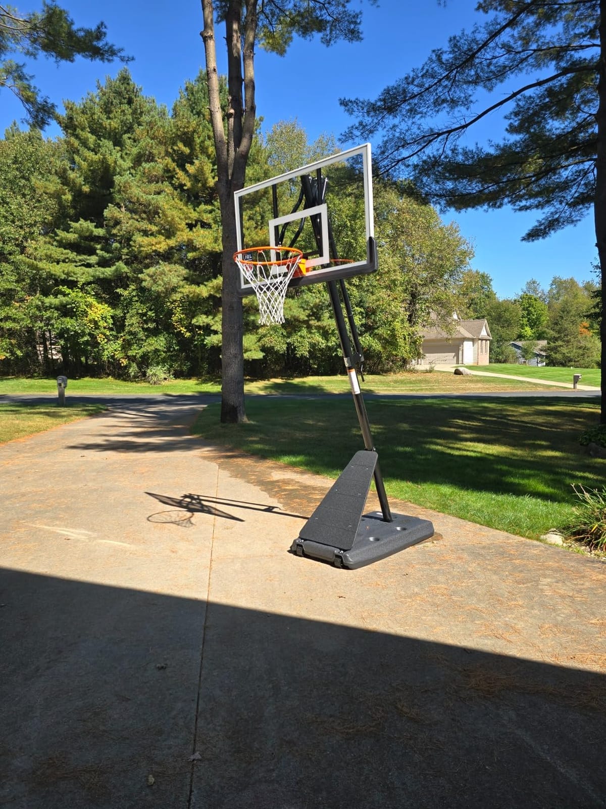 IGL Basketball Hoop Outdoor with 52 Inch Shatterproof Backboard, 10FT Height Portable Basketball Hoop Outdoor, Adjustable Basketball Goal System customer photo 1