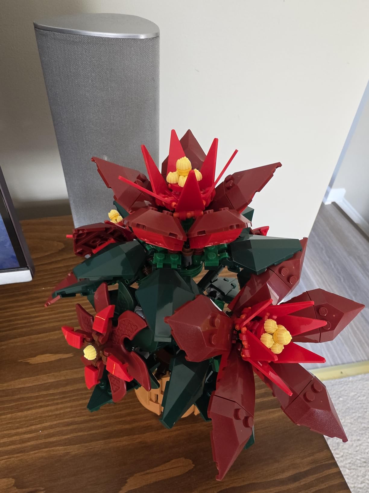 LEGO Icons Poinsettia Building Sets for Adults - Artificial Flowers for Decoration - Festive Holiday Flowers for Table Centerpiece - 10370 customer photo 2