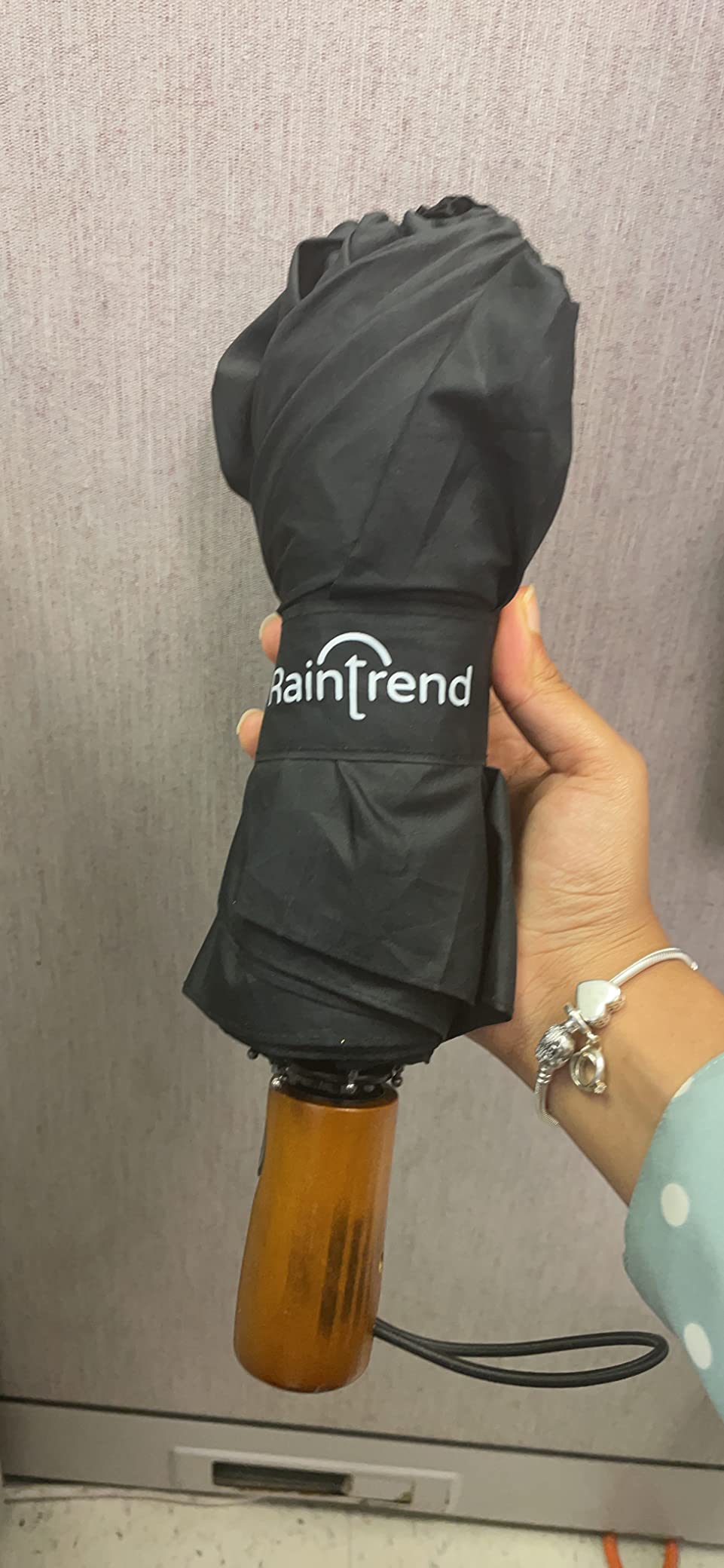 Raintrend Windproof Travel Umbrellas for Rain Automatic +10% Bigger Canopy Strong Frame Compact Folding Portable Umbrella for Women Men Backpack Purse customer photo 2