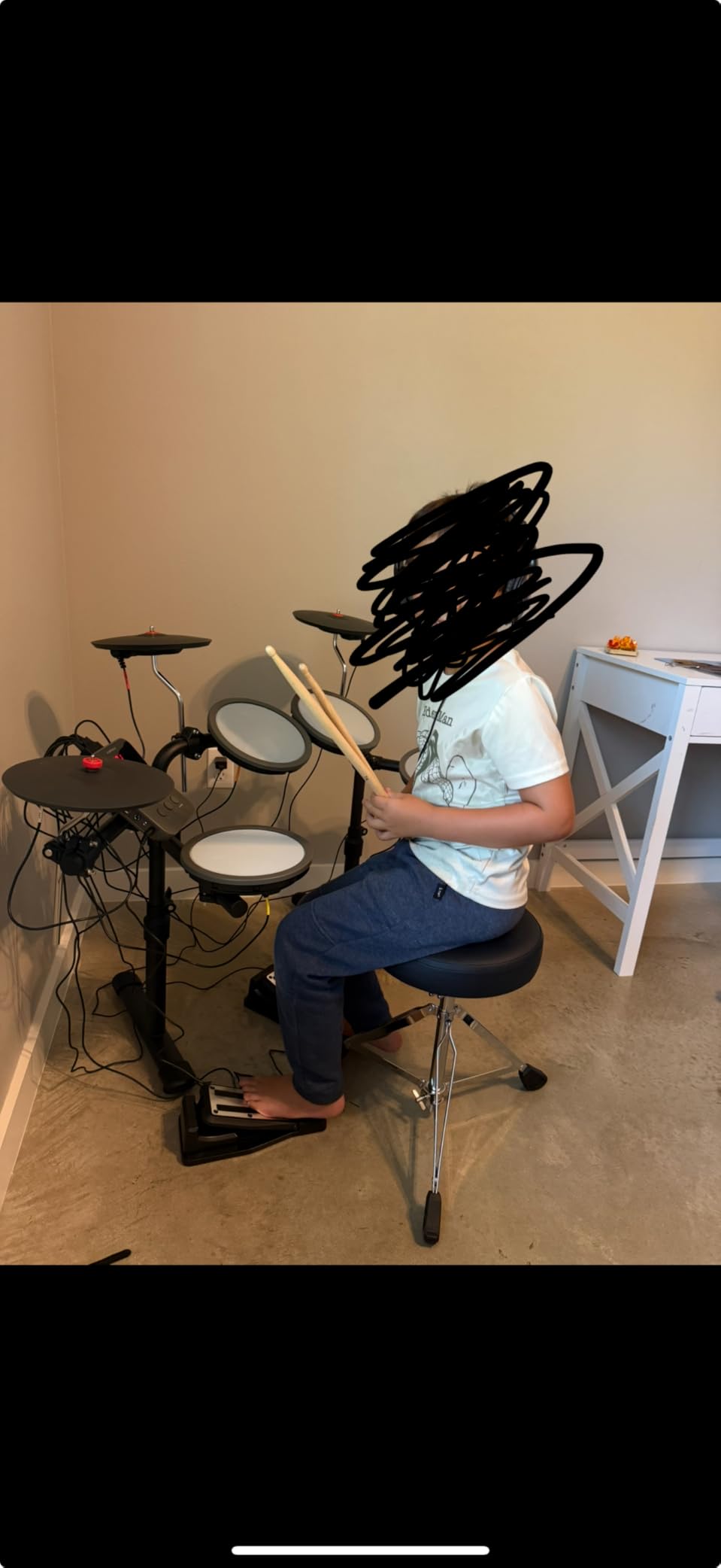HAMPBACK MK-0 Electric Drum Set with 7'' Quiet Mesh Drum Pads, 8'' Full Rubber Cymbals, 12 Kits and 68 Authentic Sounds, USB MIDI, Throne, Sticks, Headphone, 2 Switch Pedals for Beginners & Kids customer photo 2