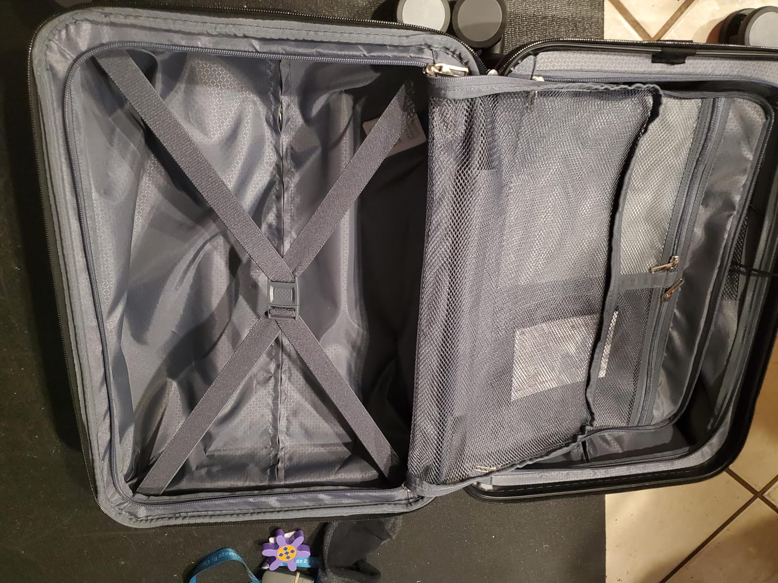 KROSER Hardside Expandable Carry On Luggage with Spinner Wheels & Built-in TSA Lock, Durable Suitcase Rolling Luggage with USB Port, Carry-On 20-Inch, Dark Green customer photo 1