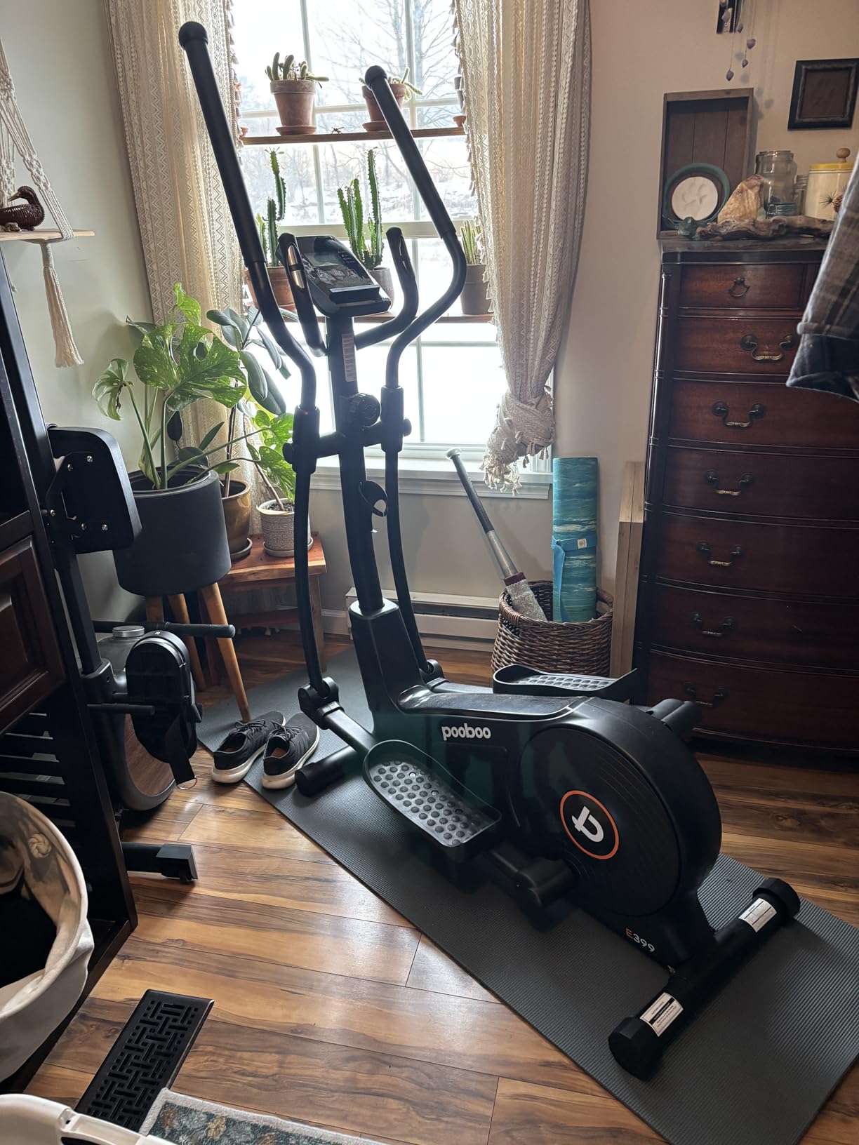 pooboo Elliptical Machine, Elliptical Exercise Machine with 16-Level Resistance&Quiet Magnetic Driving System, Elliptical Machine for Home with LCD Monitor,15-17IN Stride customer photo 2