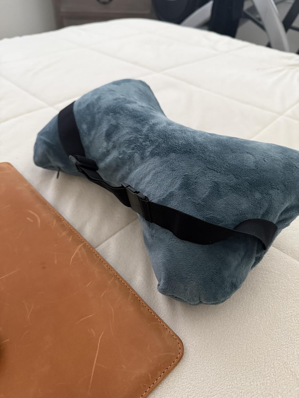 Keemall Inflatable Travel Neck Pillow for Airplane & Long Flights, 2 Pack customer photo 2