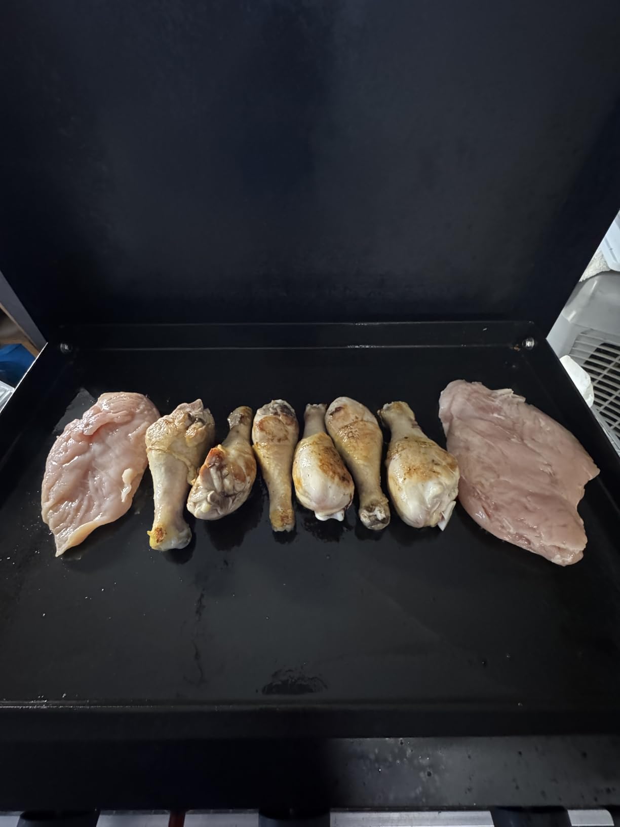 SKOK 3 Burners Outdoor Tabletop Gas Griddle with Hood, Flat Top Grill customer photo 1