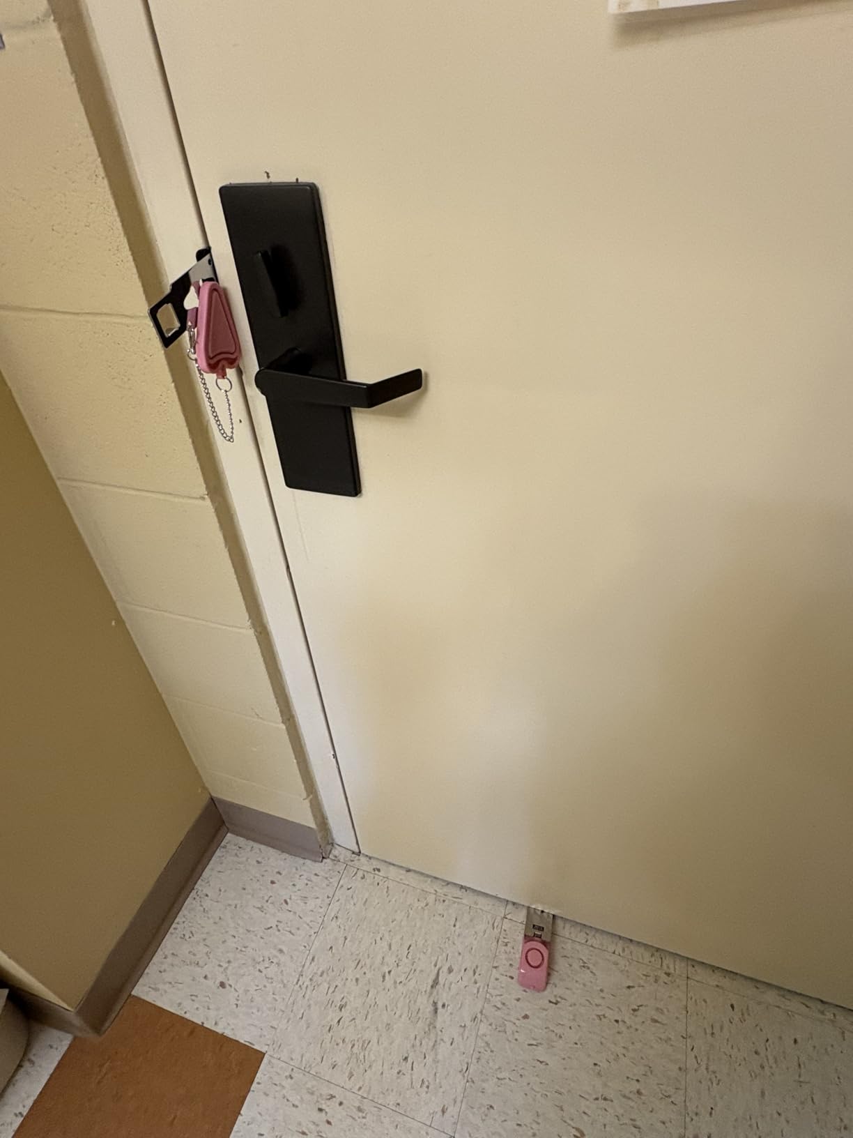 Portable Door Lock & Door Stop Alarm Set, Dual Protection Home Security Door Kit, Travel Hotel Door Lock Devices Pocket Self Defensey Tools for Traveling Hotel Home Apartment,Pink customer photo 2