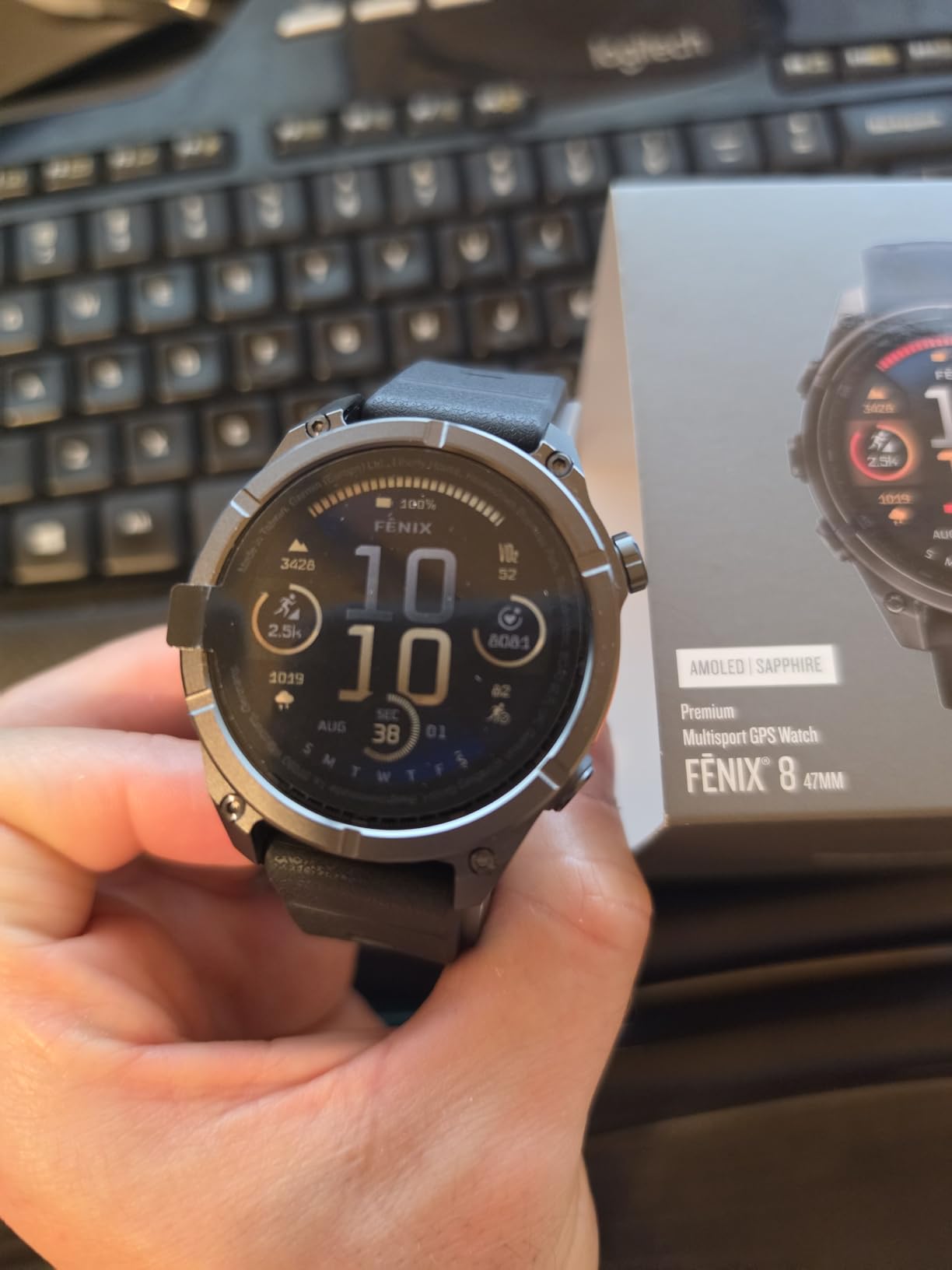 Garmin fēnix® 8, Sapphire, 47mm, DLC Titanium, Black/Pebble Gray customer photo 2