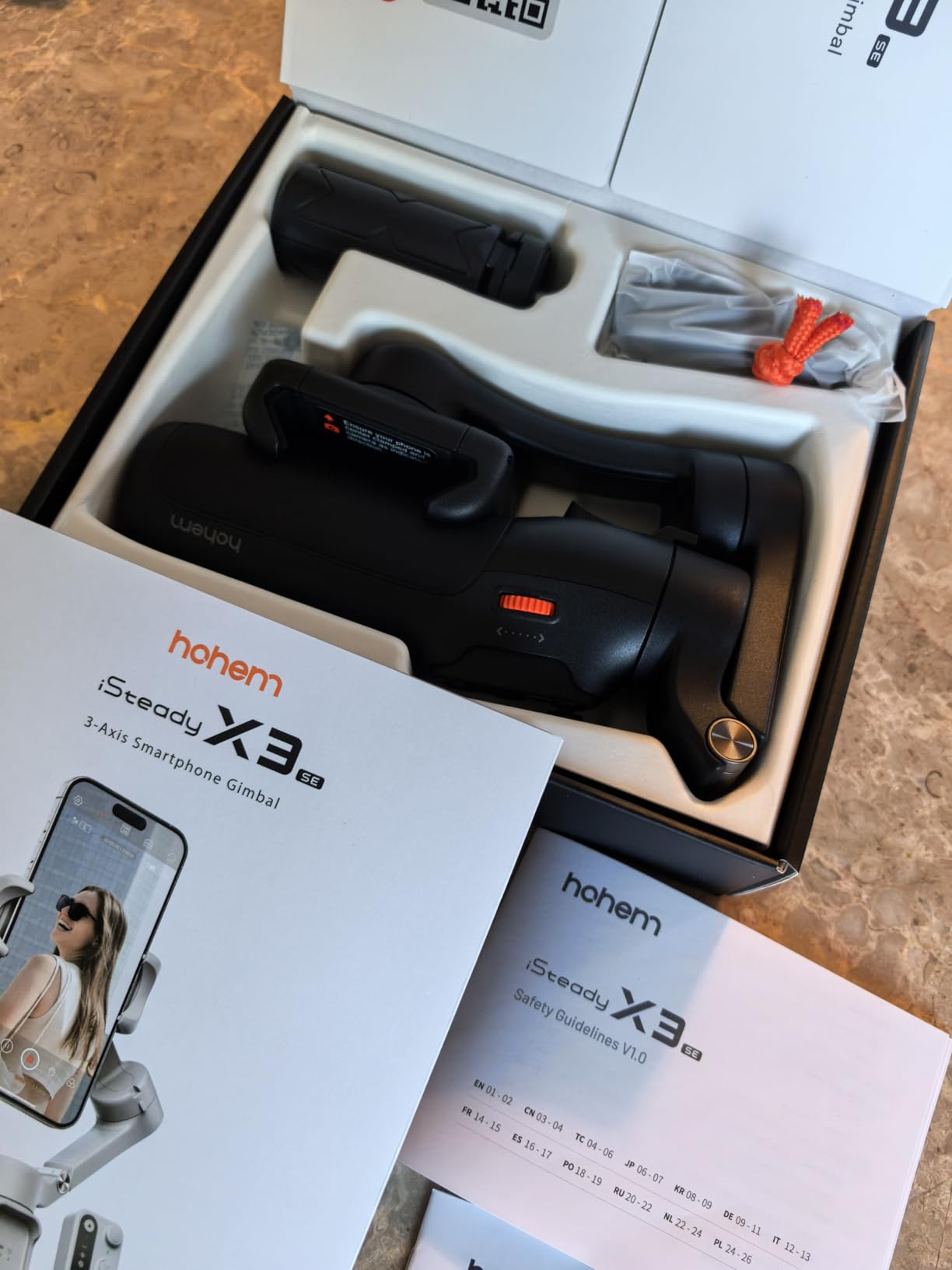 hohem iSteady X3 SE 3-Axis Gimbal Stabilizer for iPhone & Android, Black customer photo 1