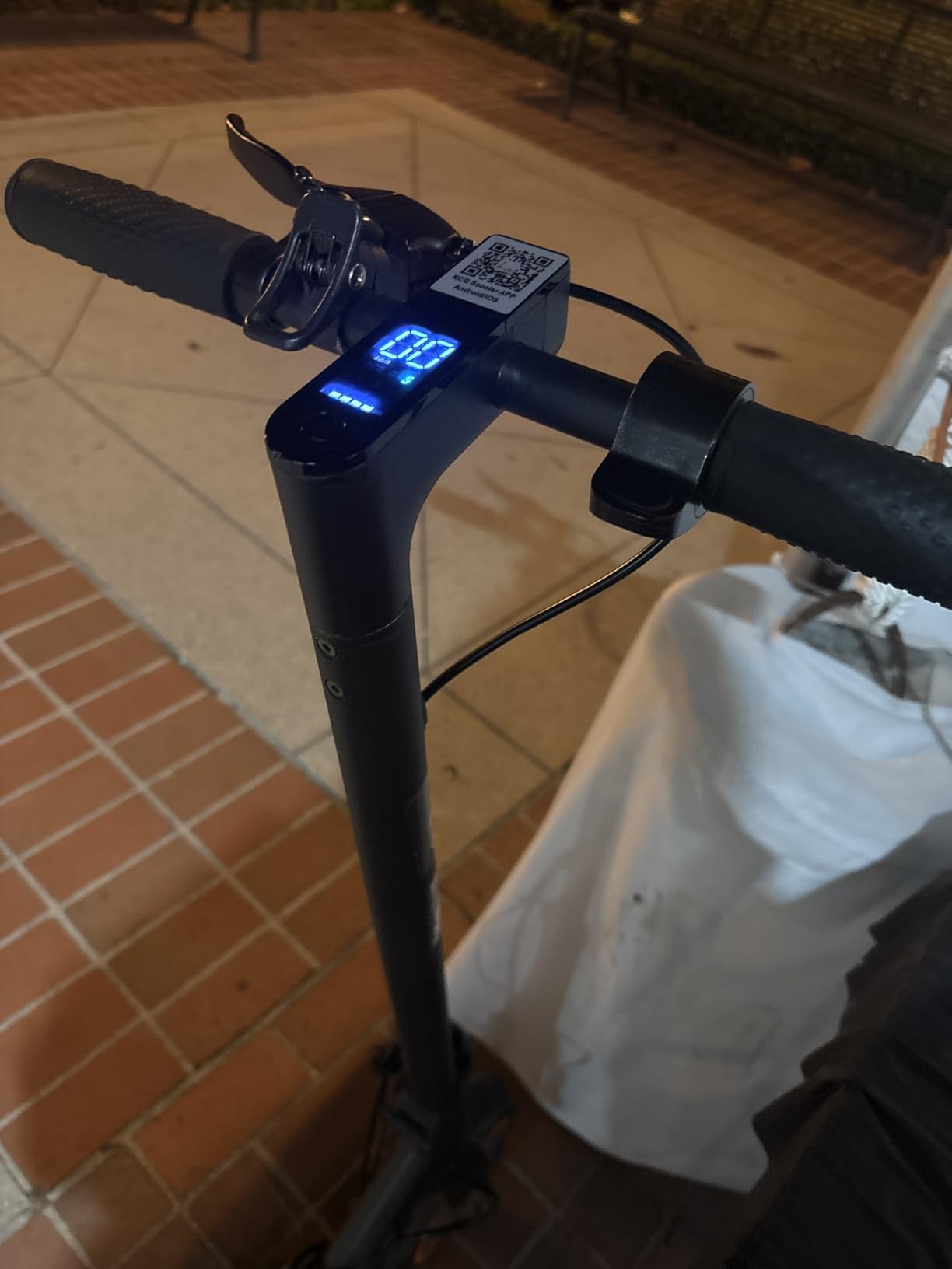 Electric Scooter, 500W Motor, Up to 17-20MPH &19-21 Miles, Commuter Escooter, Foldable E-Scooter for Adults with APP and Dual Braking System Escooter（Orange/Grizzly/Black） customer photo 2