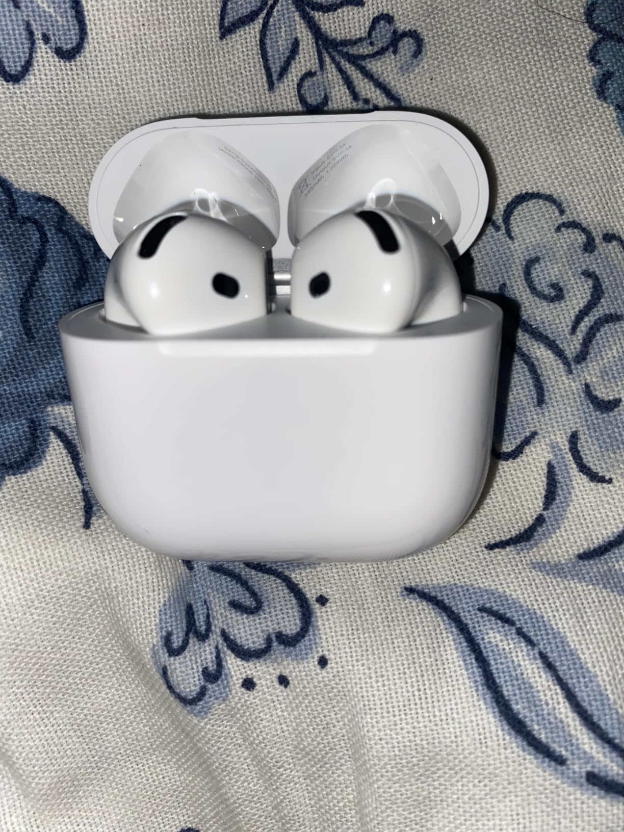Apple AirPods 4 Wireless Earbuds customer photo 2