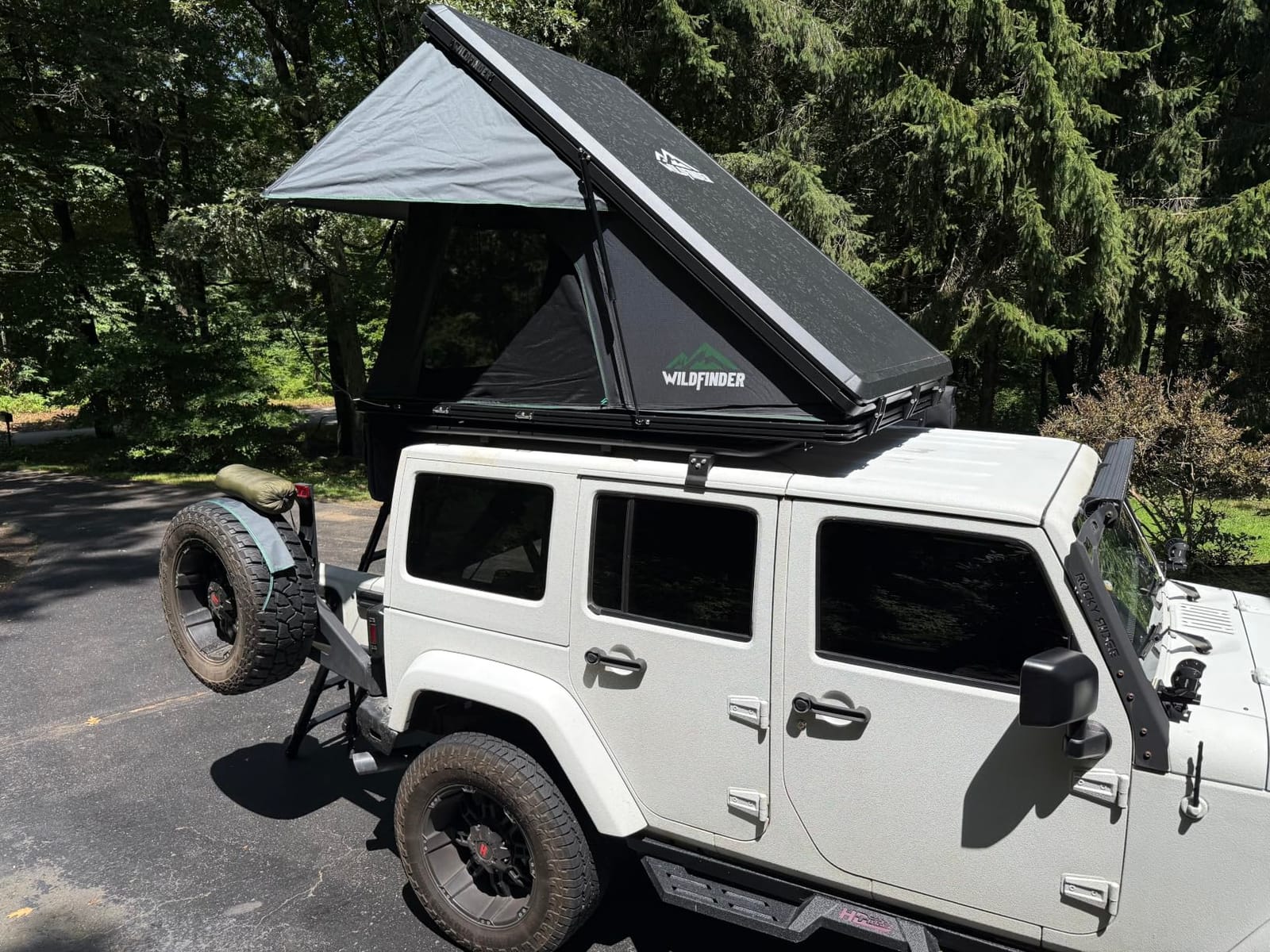WildFinder Rooftop Tent, Hard Shell Roof Top Tent for Jeep SUV Truck Van customer photo 2