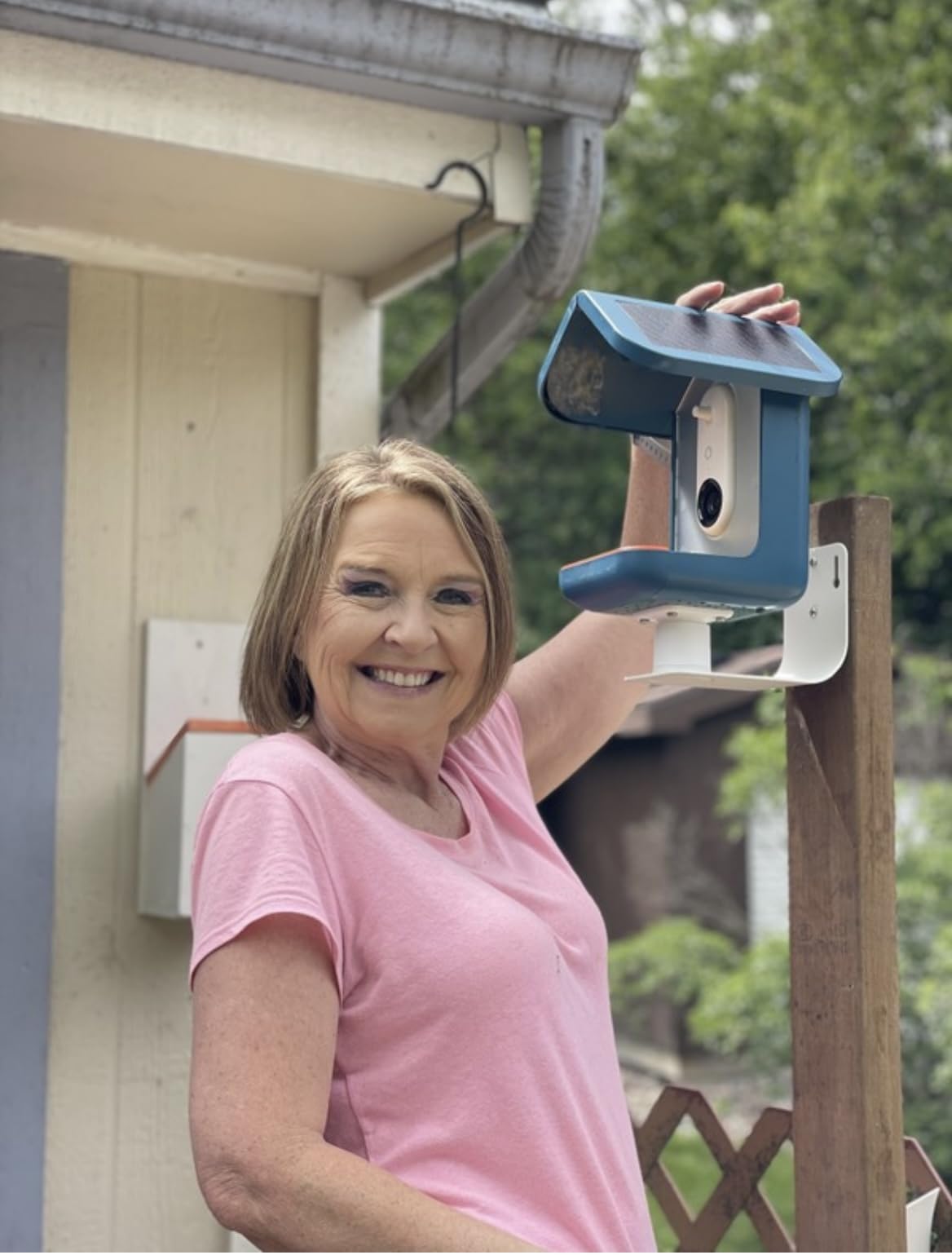 Birdbuddy Pro Solar Smart Bird Feeder with Camera, AI Bird ID, 2K Video customer photo 1