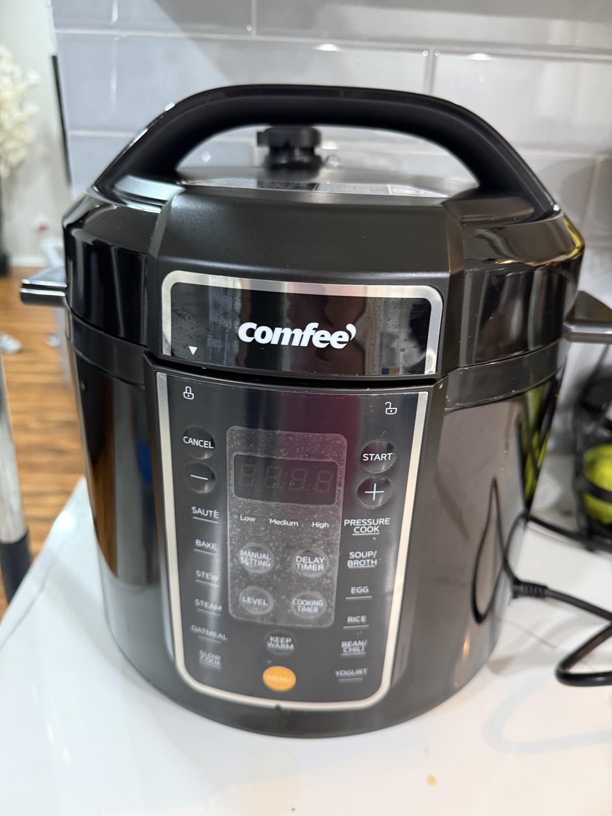 COMFEE' 12-in-1 Electric Pressure Cooker, 6 Quarts, Nonstick Pot customer photo 2