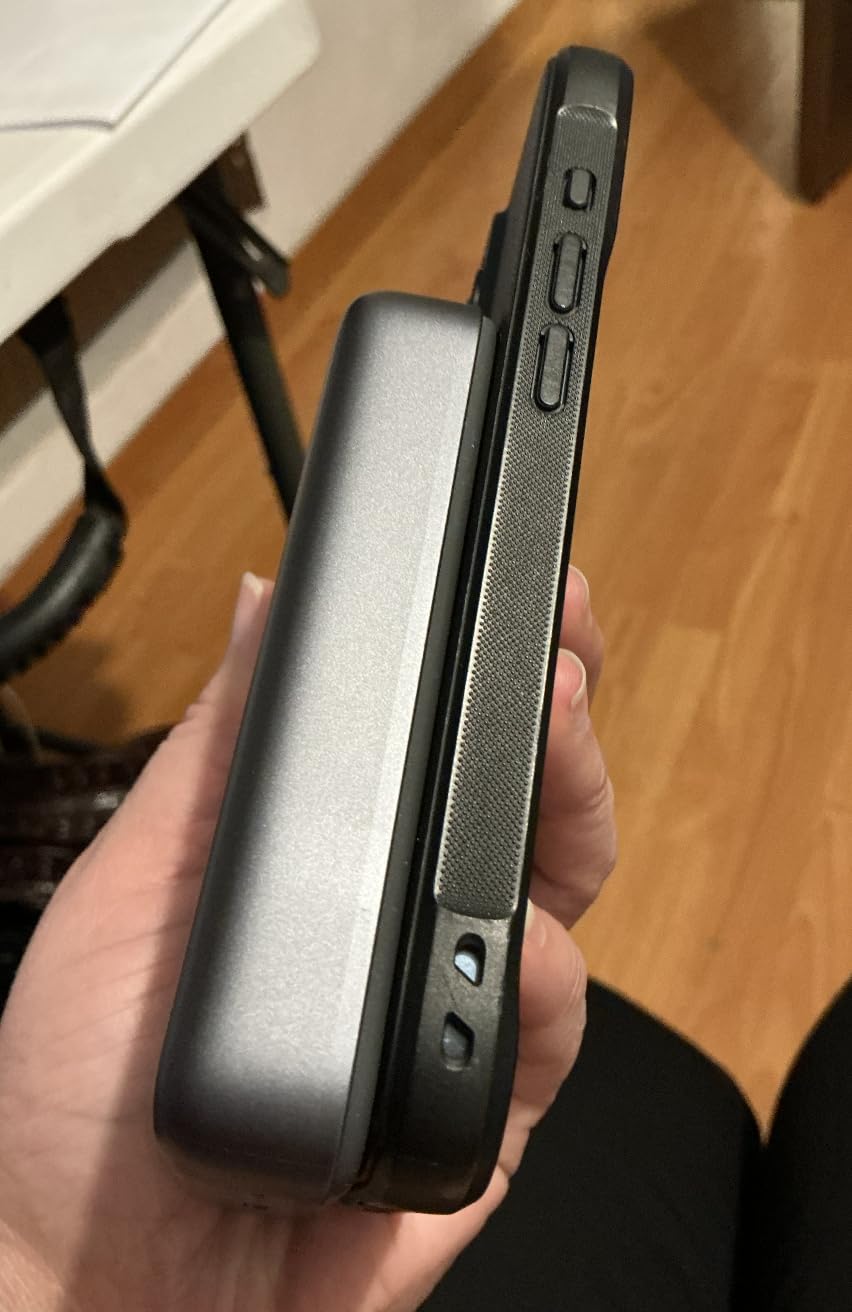 UGREEN 10000mAh Qi2 15W Slim Magnetic Power Bank PD 20W for iPhone 17 customer photo 2