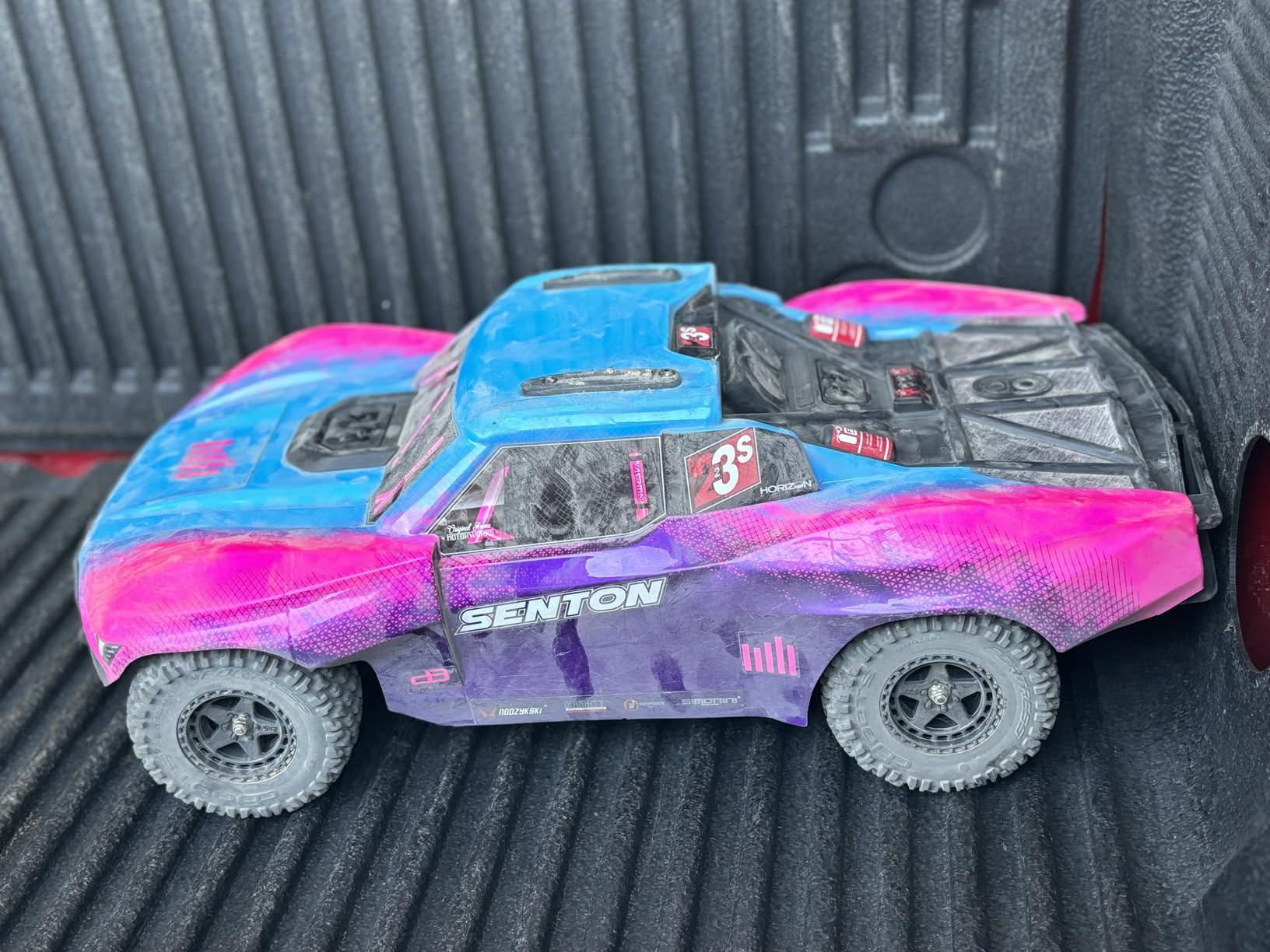 ARRMA RC Truck 1/10 SENTON 4X4 223S BLX BRUSHLESS Short Course Truck RTR (Battery and Charger Not Included) with DSC, Blue, ARA4303V4T3 customer photo 2